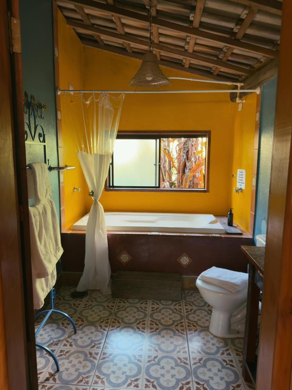 Deluxe Double Room Bath