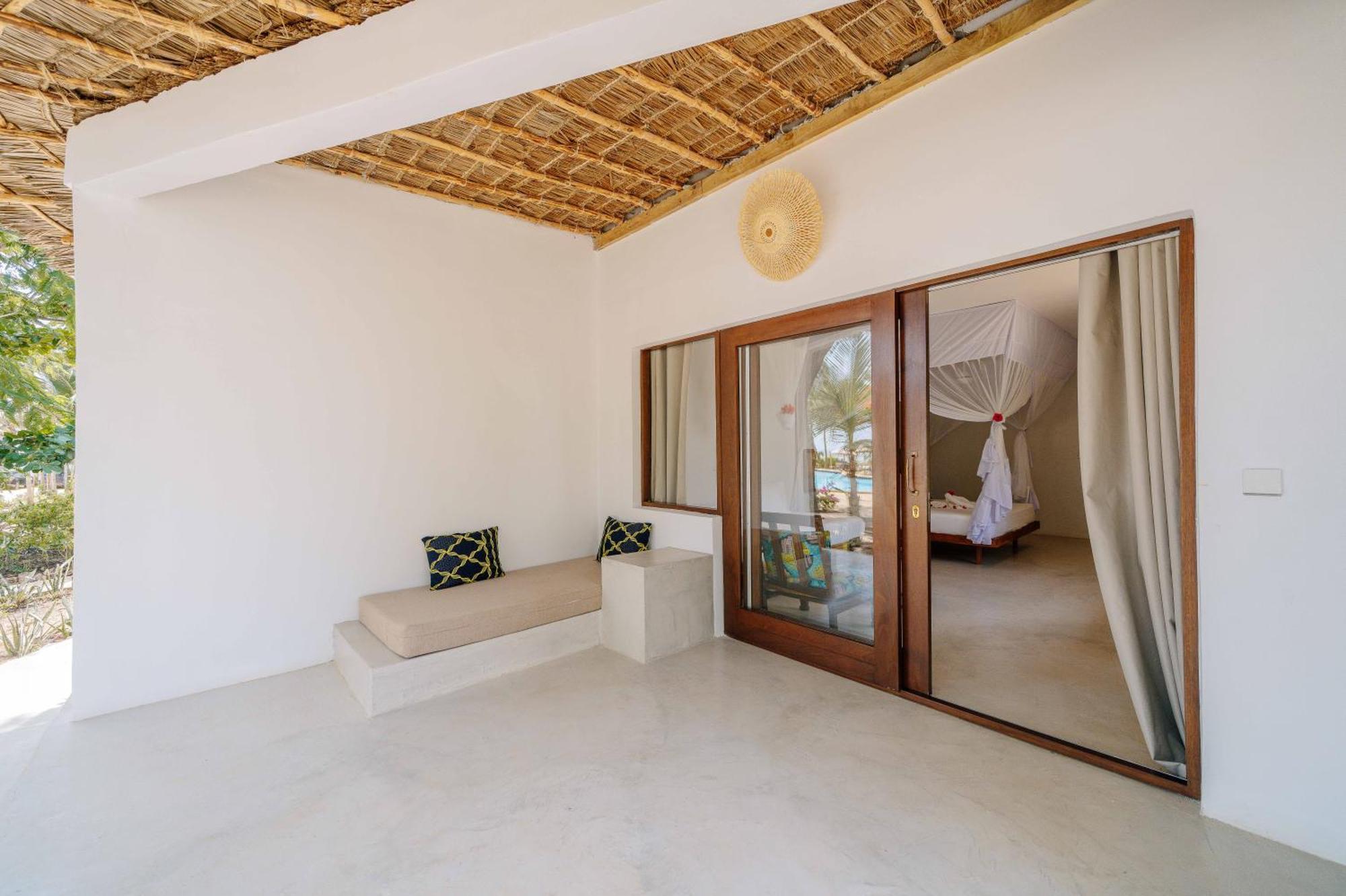 Deluxe Beach Front Room