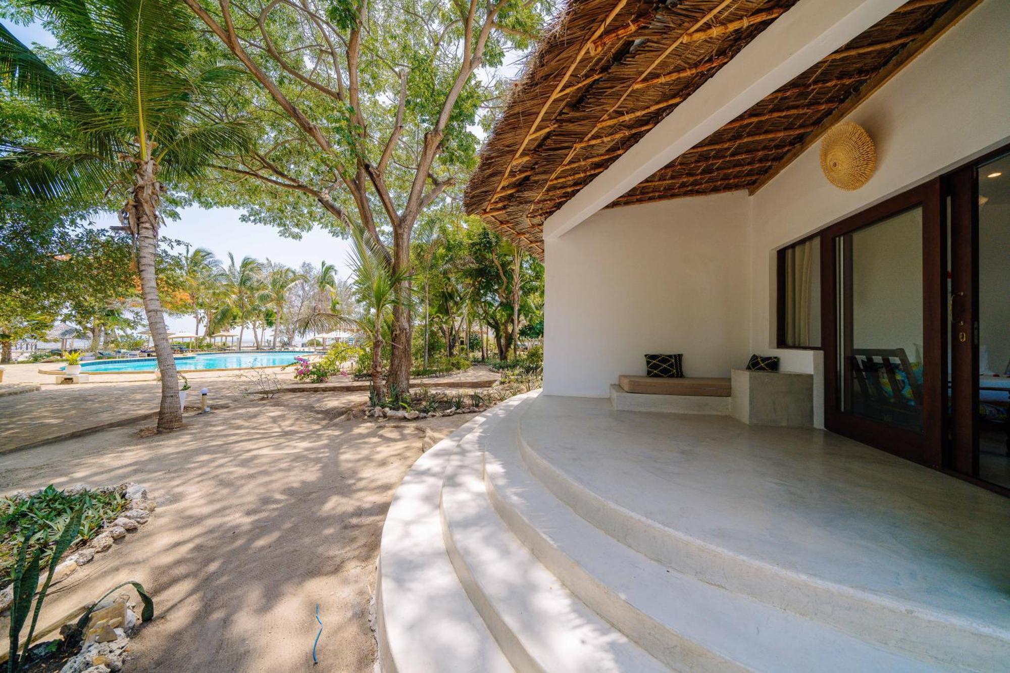 Deluxe Beach Front Room