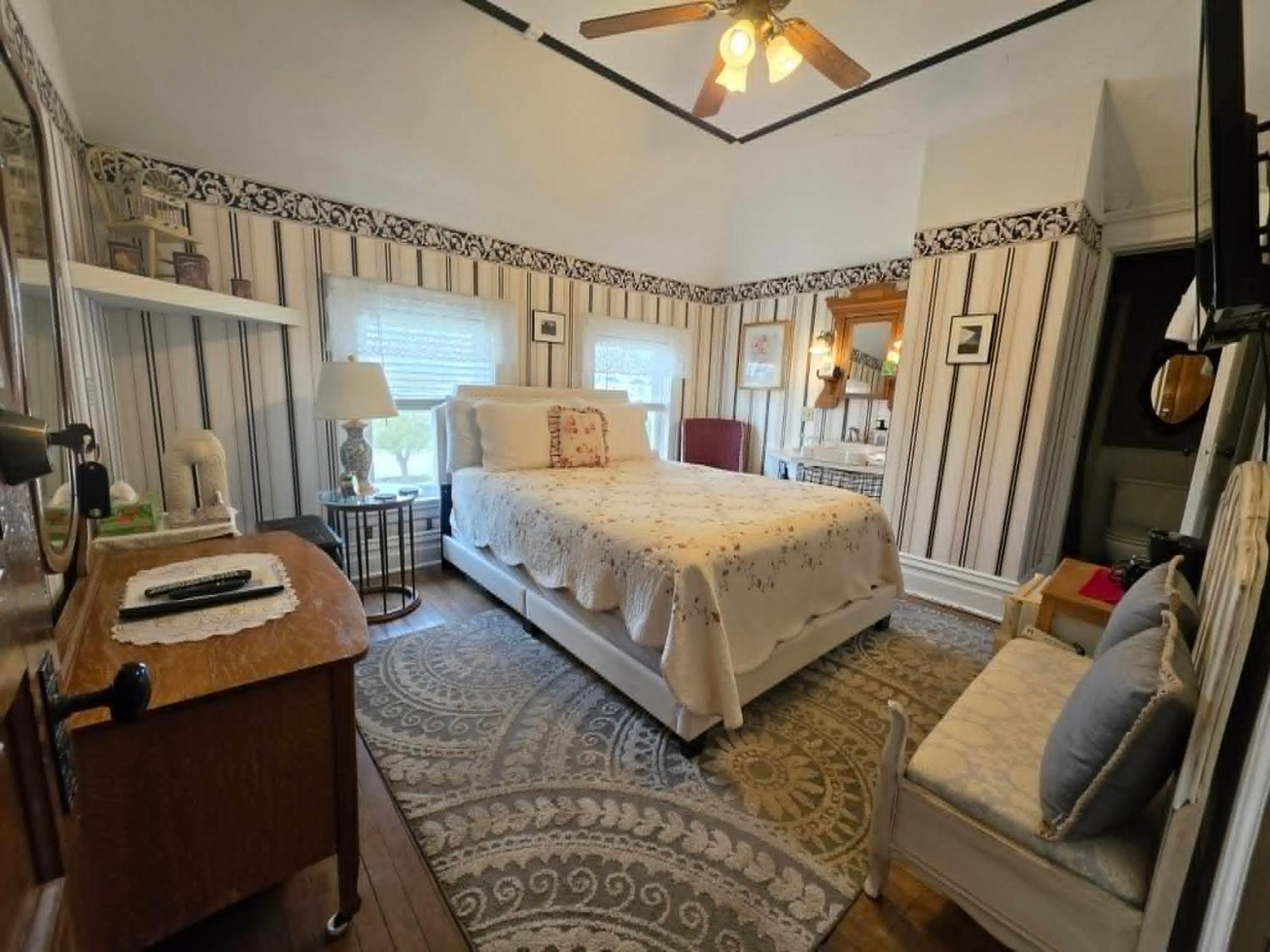 Queen Room