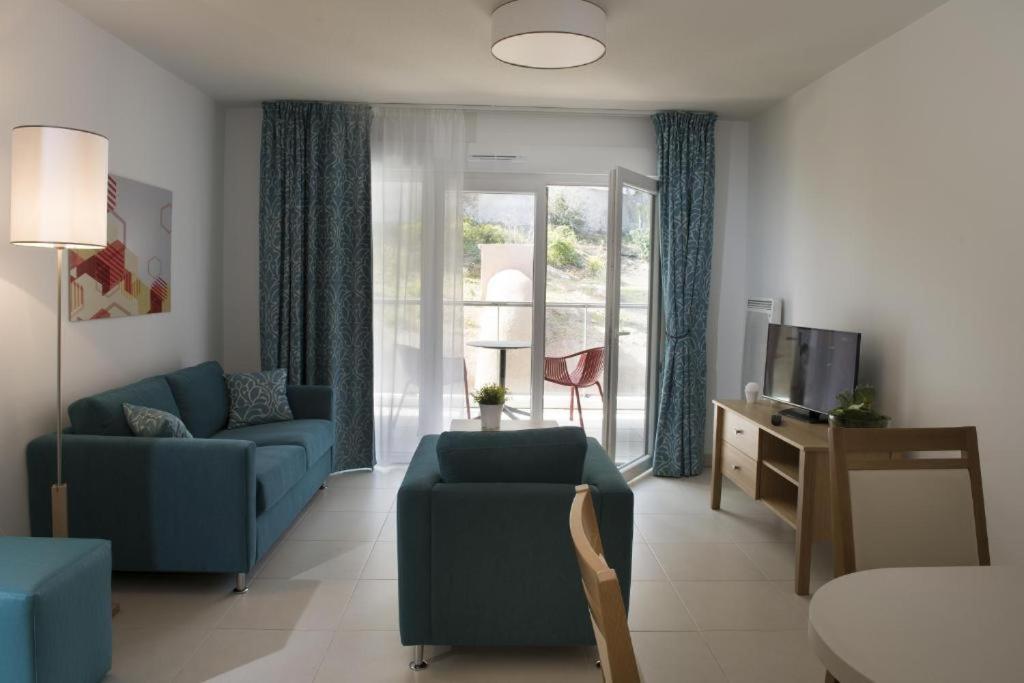 One-Bedroom Standard Apartment