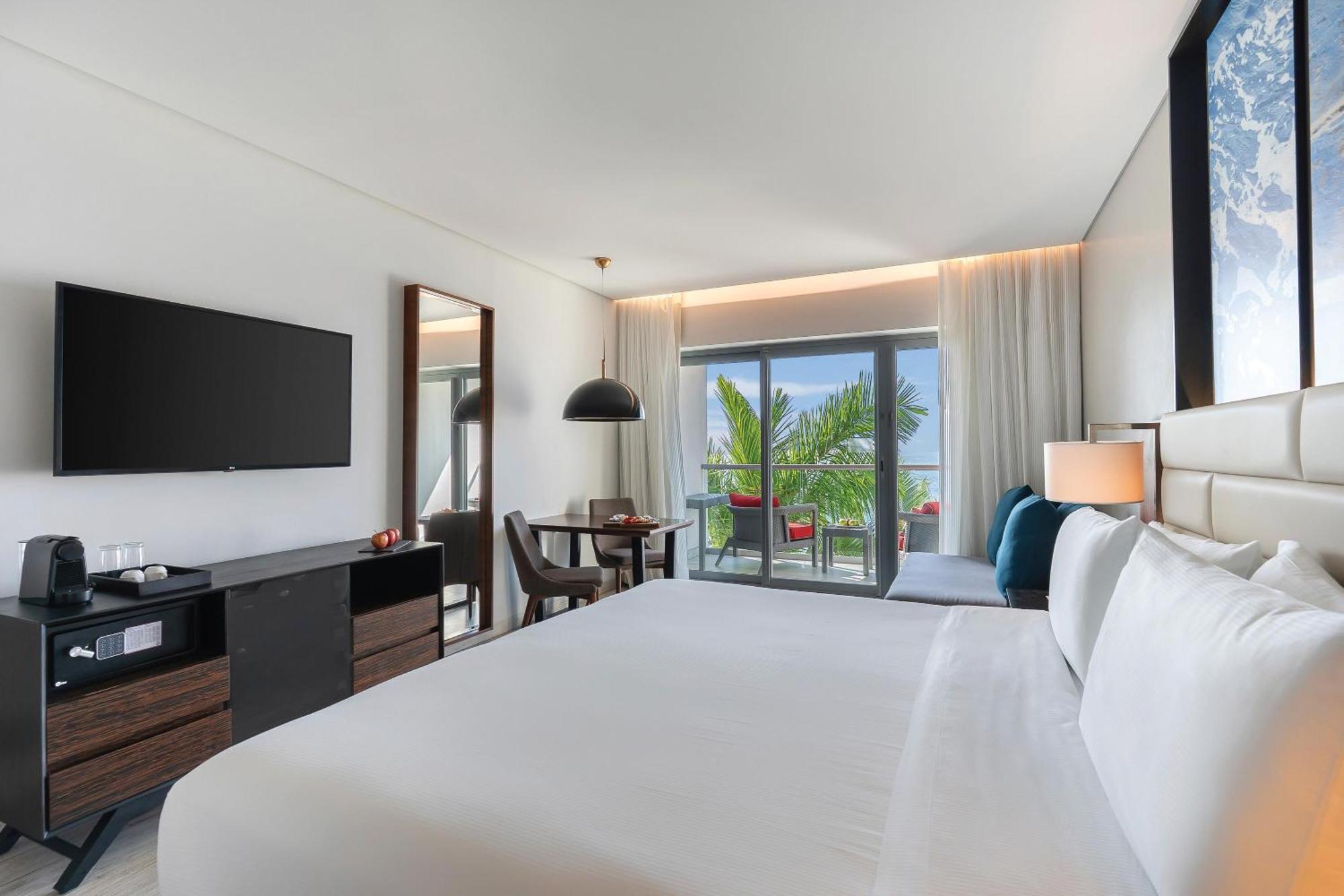 King Room Standard Oceanfront View Adults Only