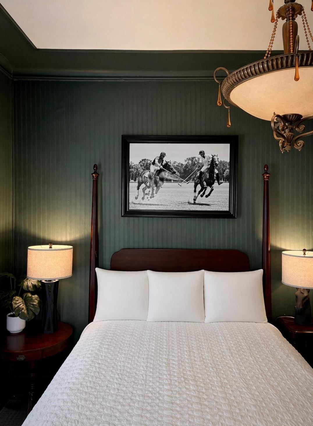 Standard Queen Room