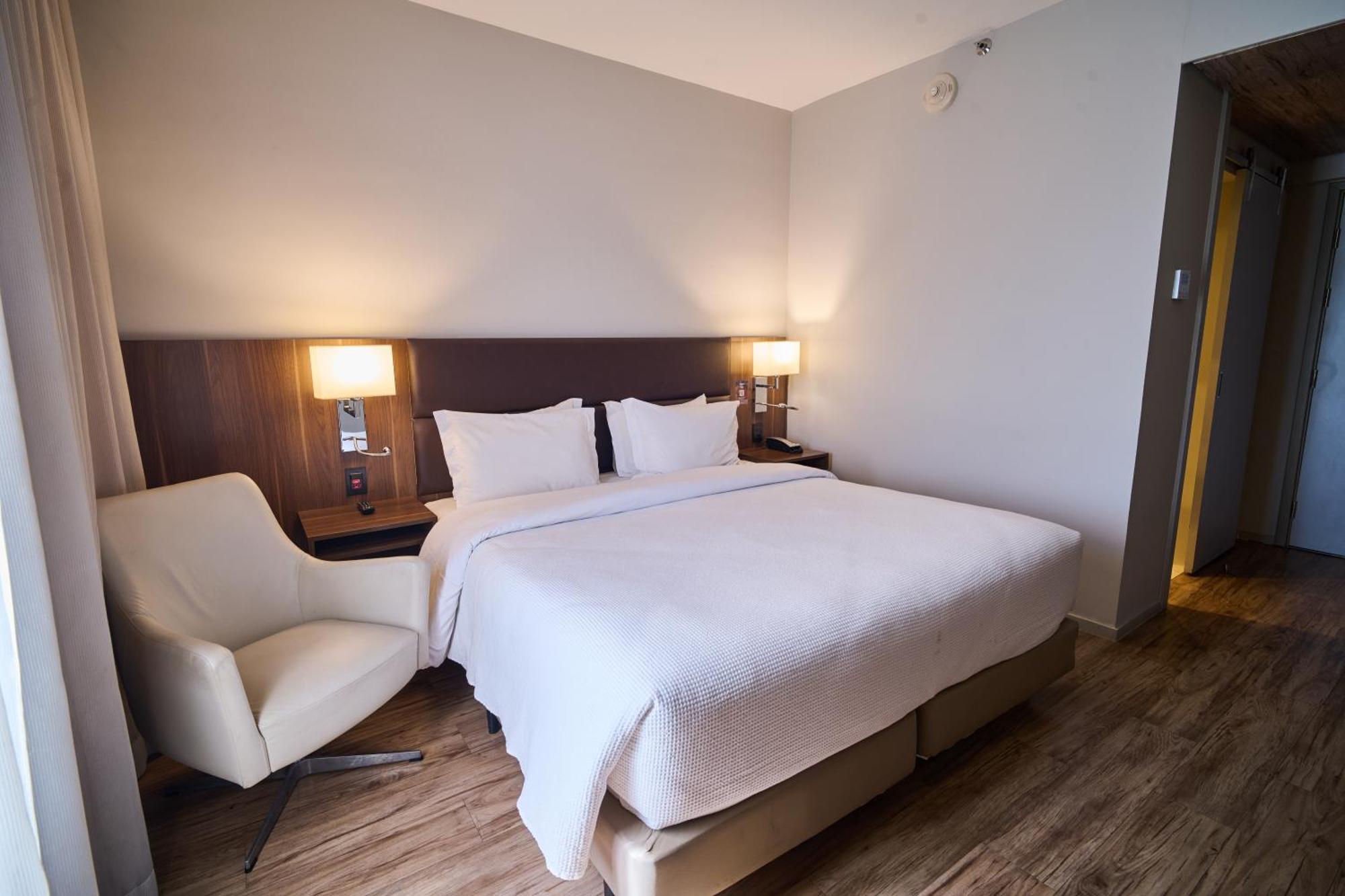 Luxury Double 1 King Bed