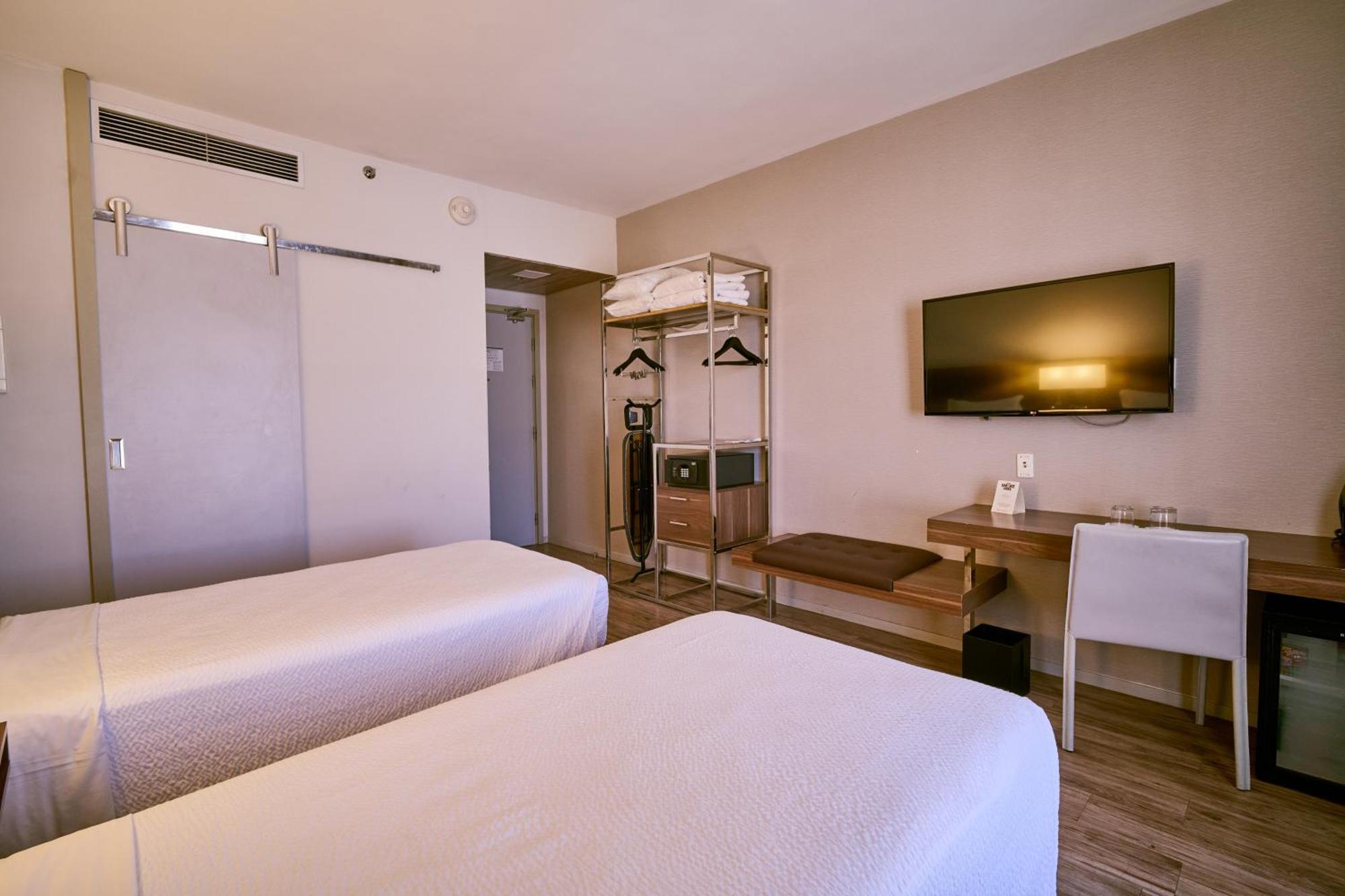 Standard Twin 2 Single Beds