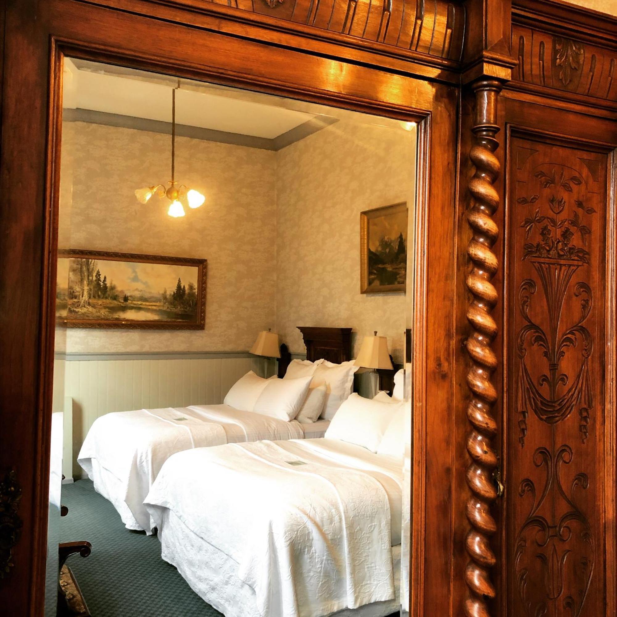 Deluxe Queen Room Two Queen Beds