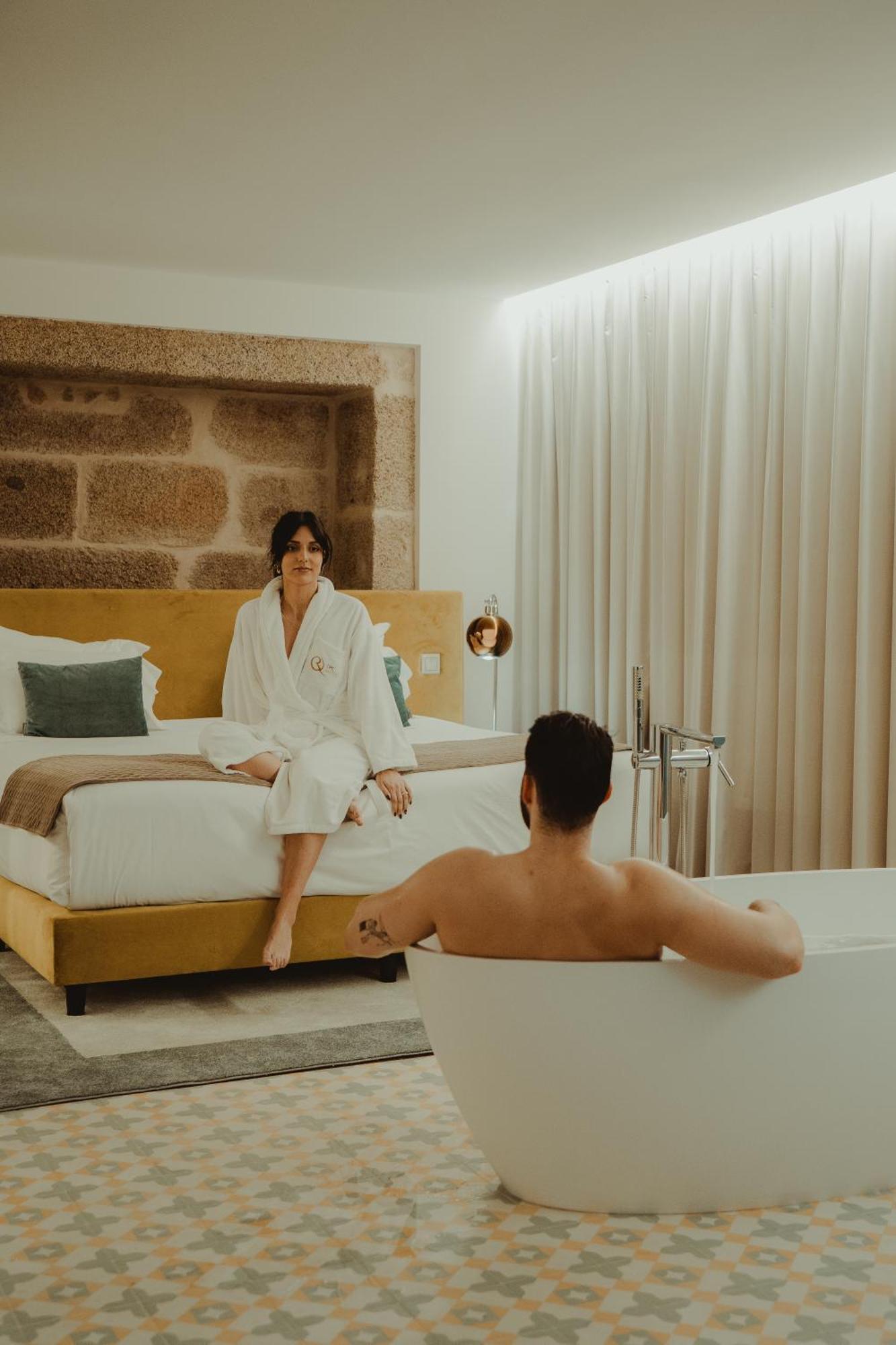 Deluxe King Suite