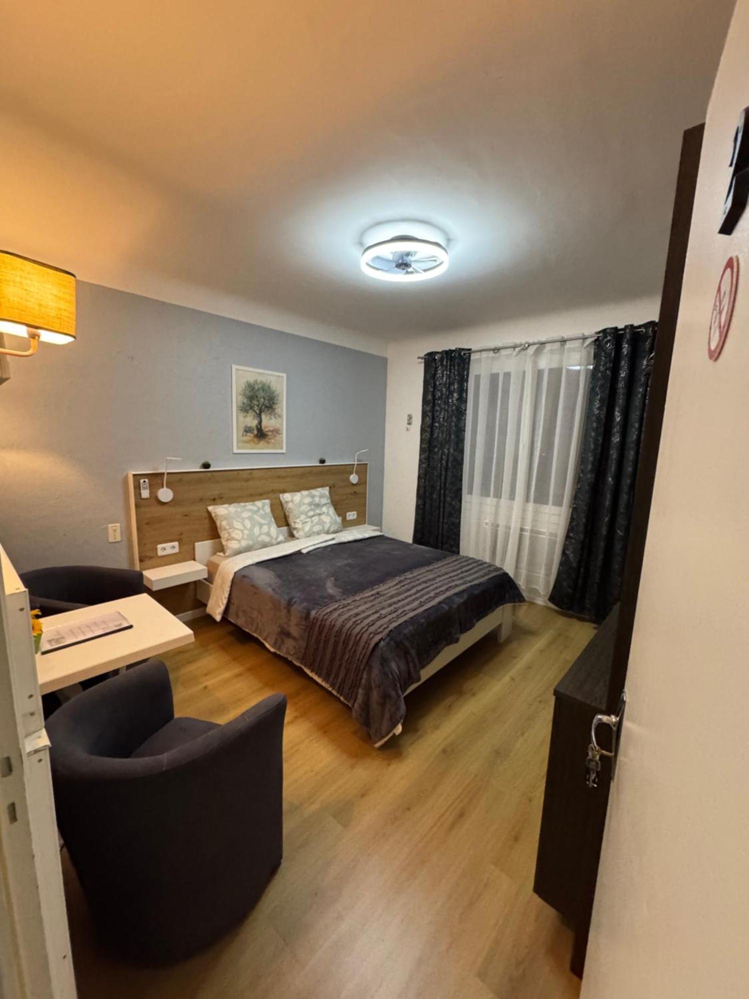 Double Room Mountain View