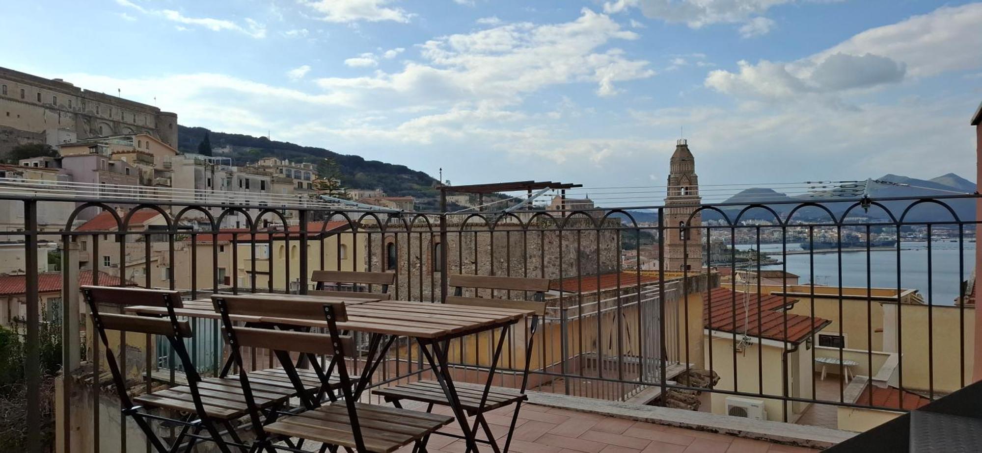 One-Bedroom Apartment Terrace