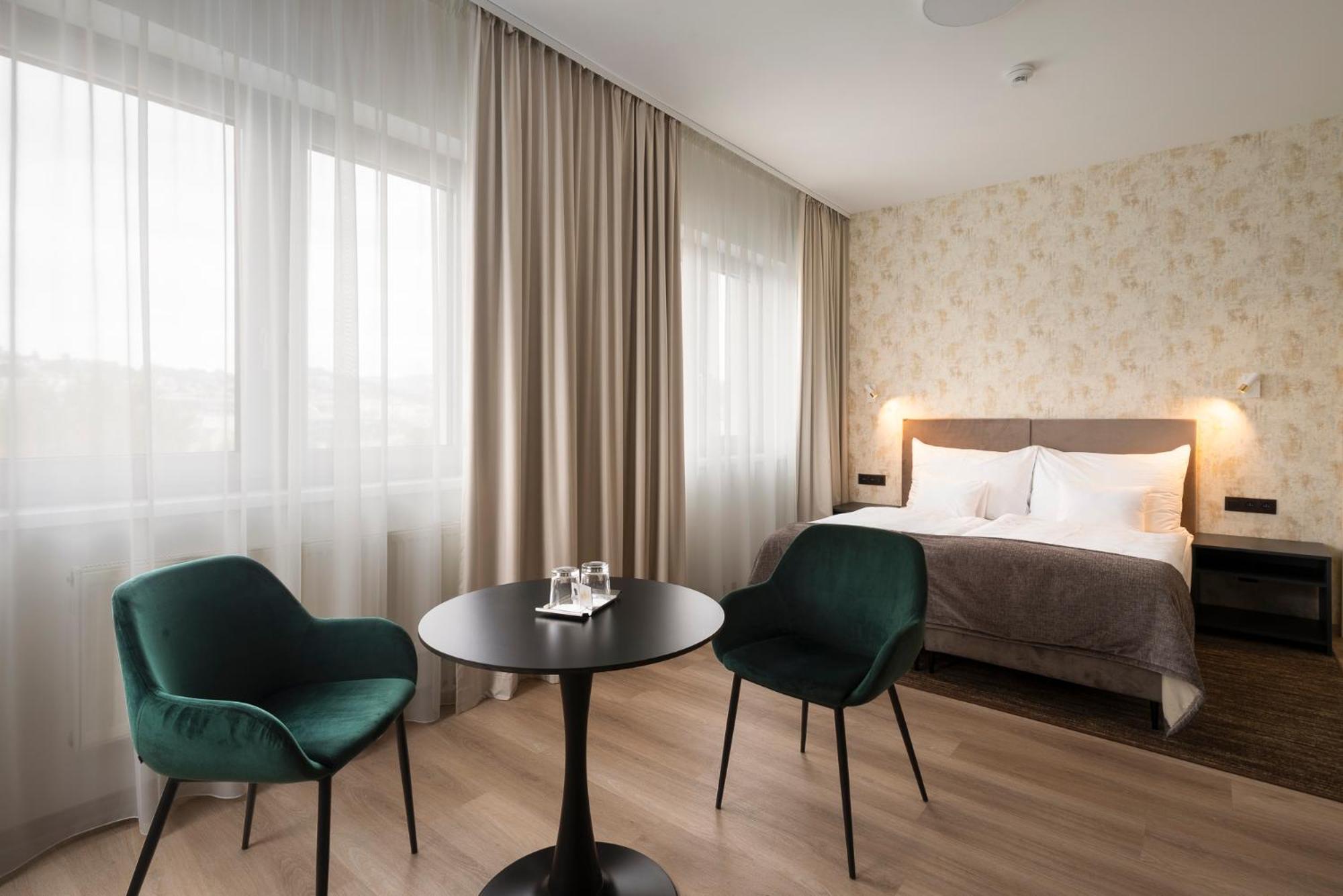 Deluxe Double or Twin Room City View
