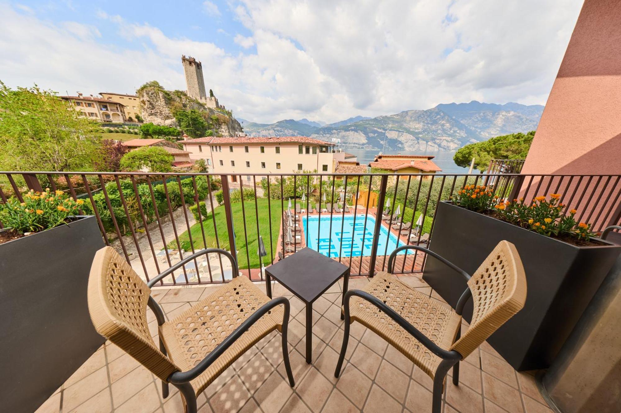 Double Room Pool View