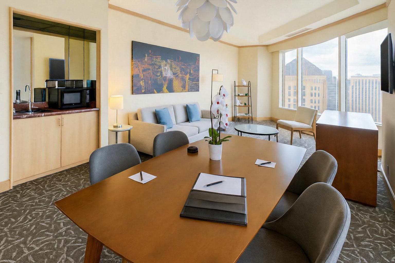 Deluxe One-Bedroom Suite