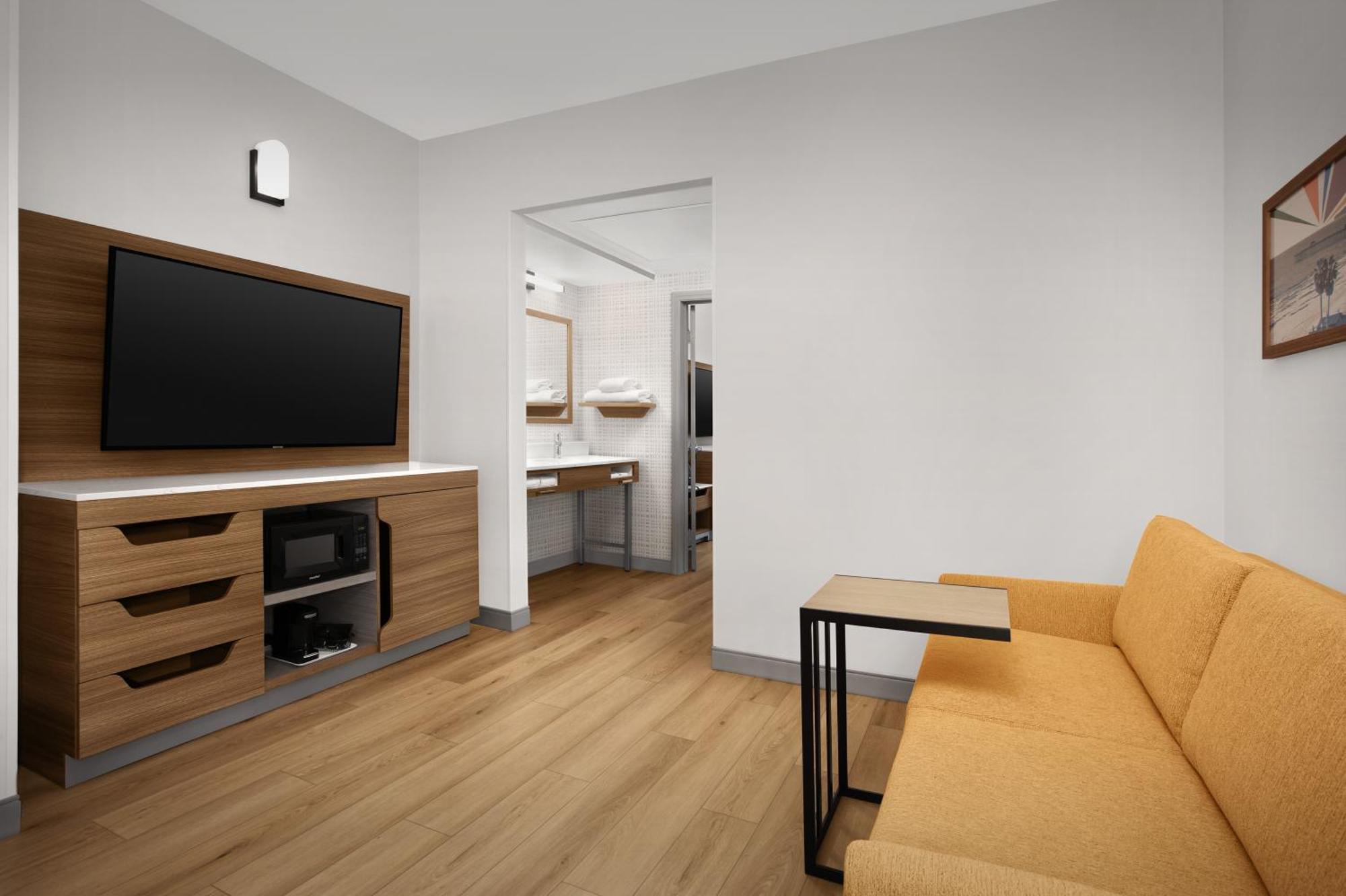 One-Bedroom King Suite Non-Smoking