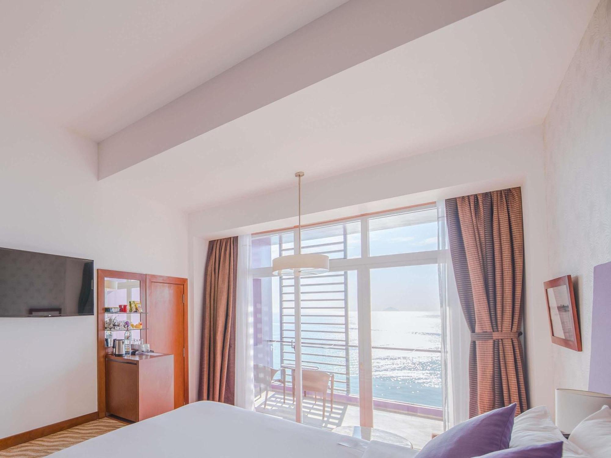 Superior King Room Ocean View
