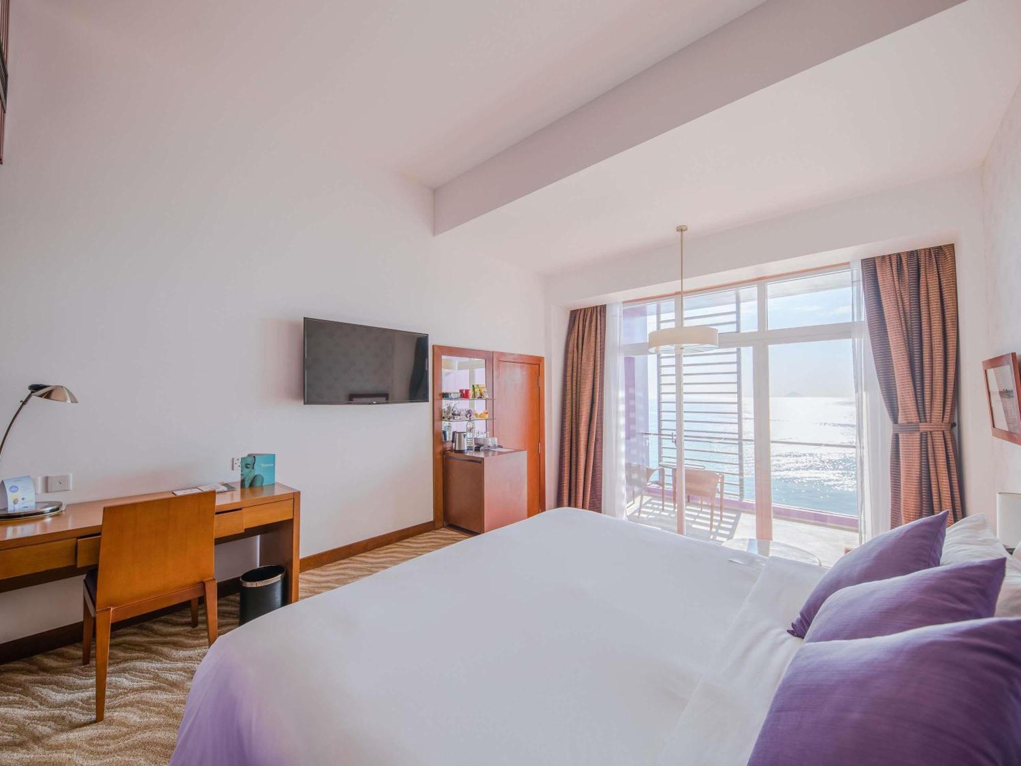 Superior King Room Ocean View