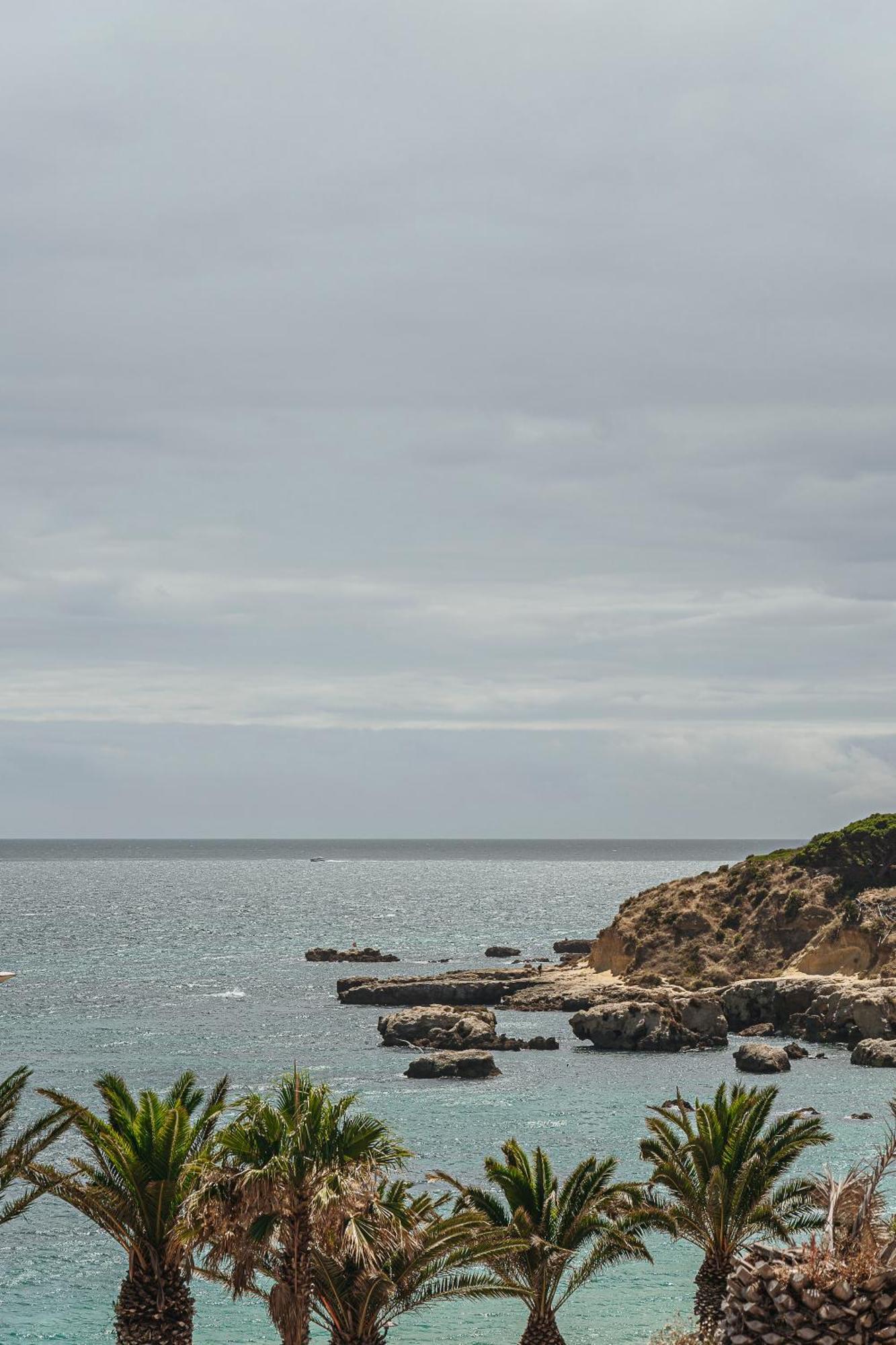 One-Bedroom Apartment Sea View