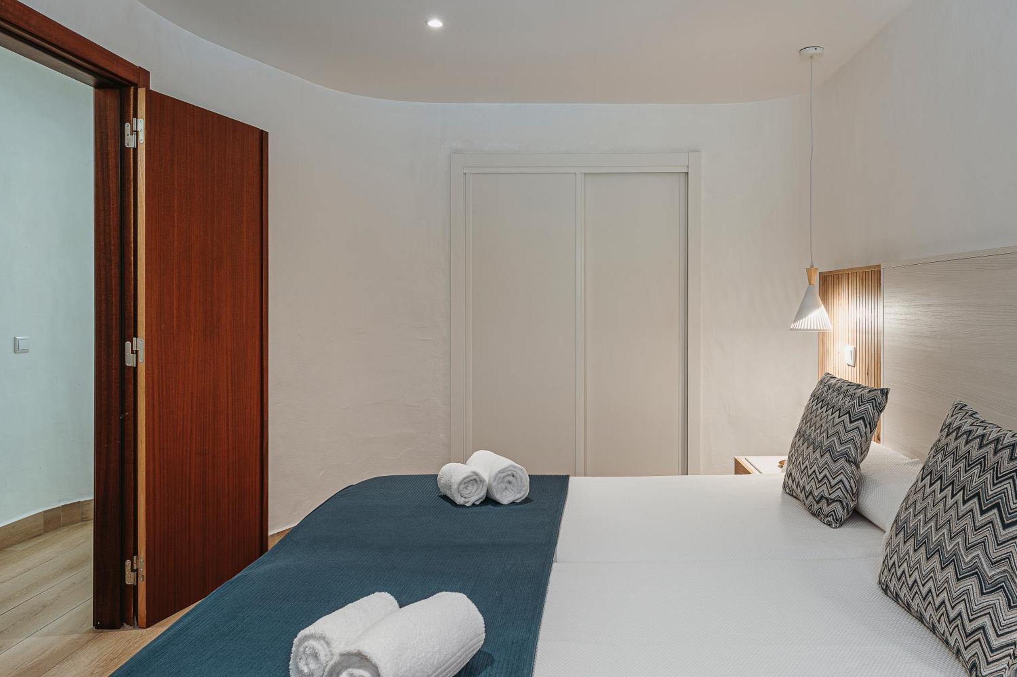 One-Bedroom Apartment Sea View