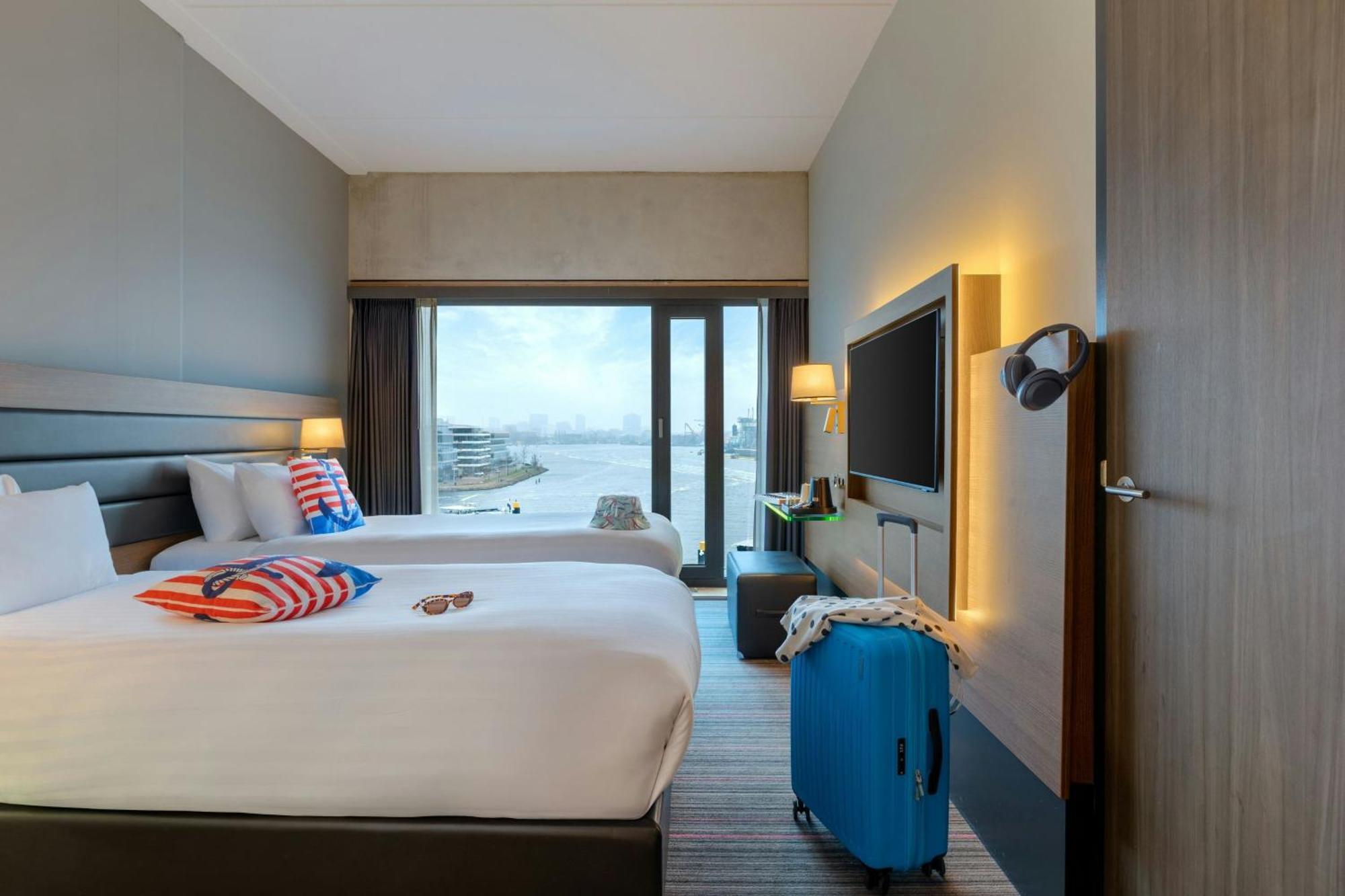 Twin Room Moxy Sleeper Twin