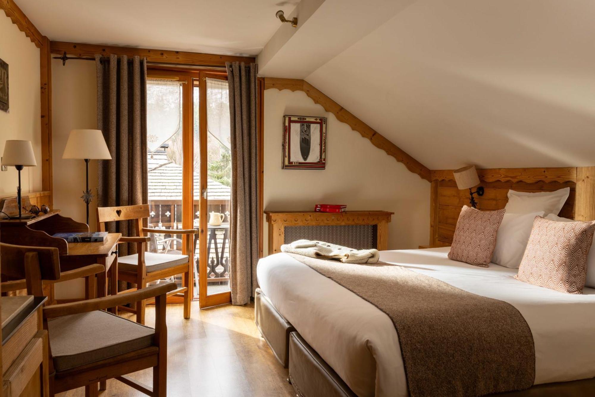 Superior Room Balcony Mountain View