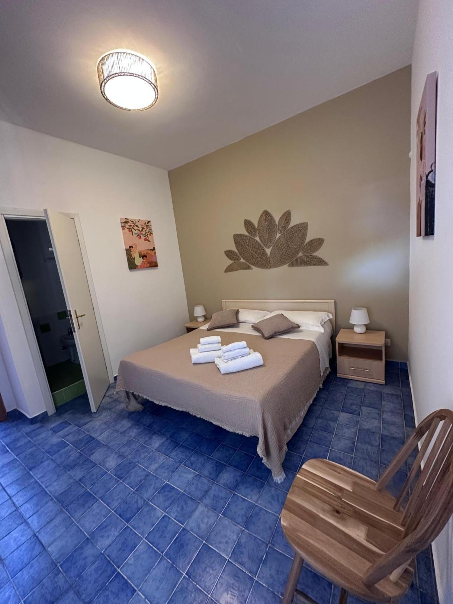 Double Room Private Bathroom