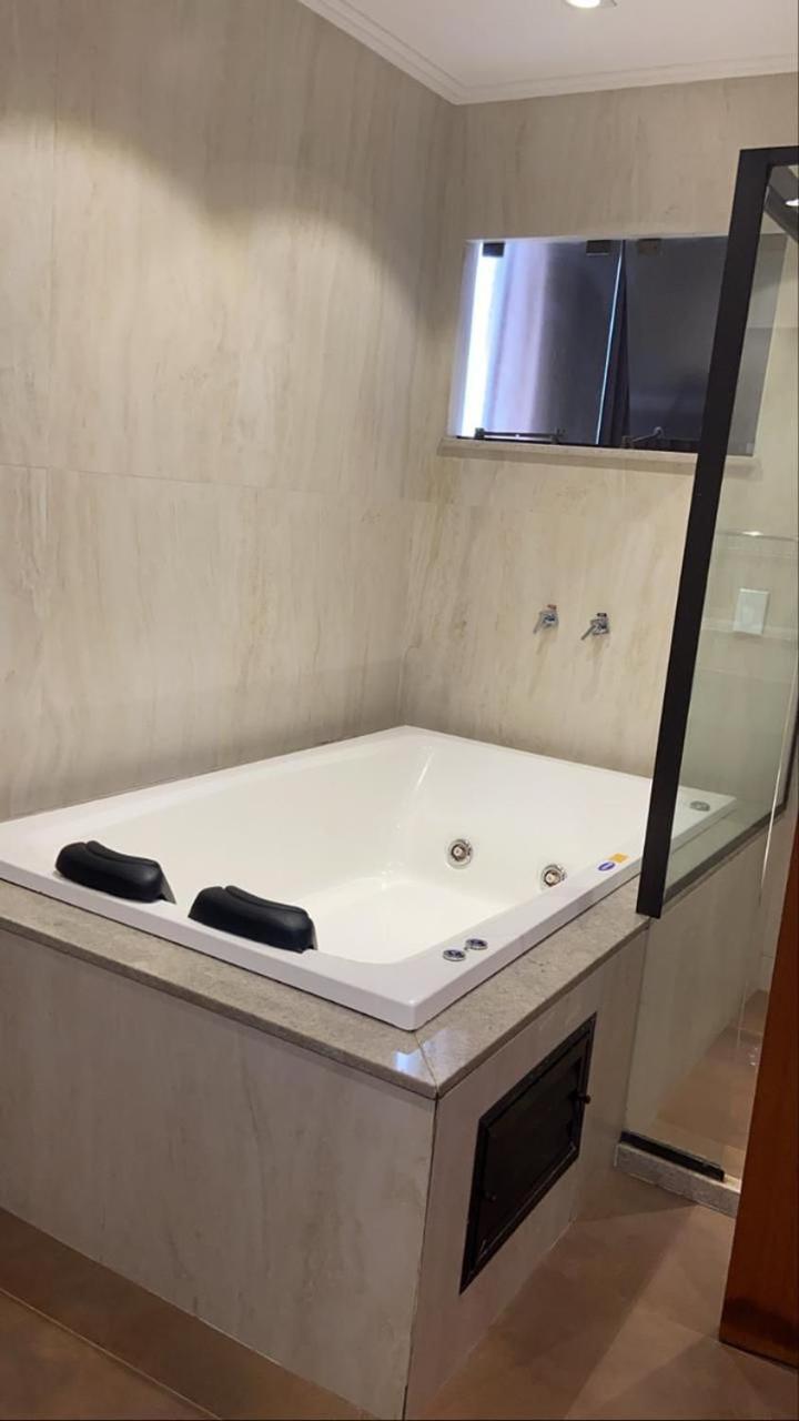 Deluxe Suite Spa Bath