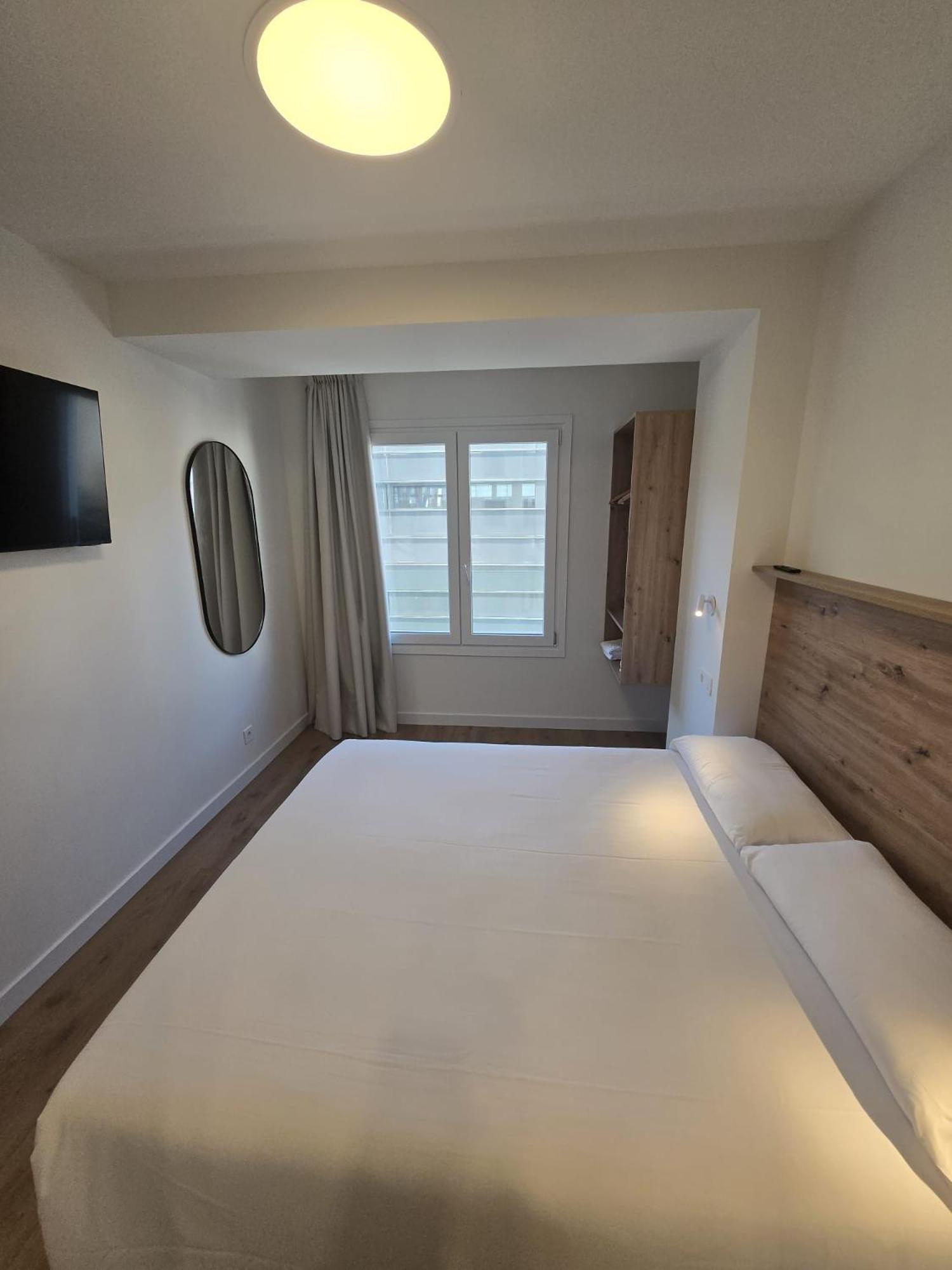 Small Double Room,1766229629:JPEG