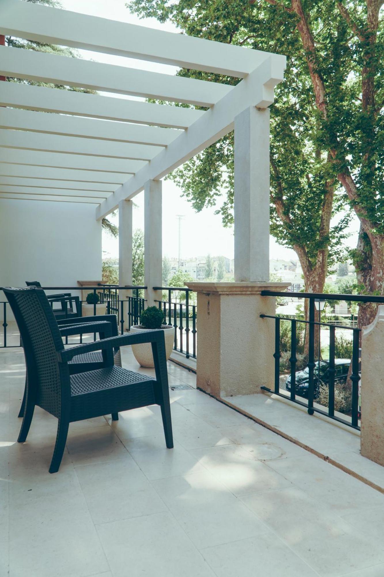 Premium Double or Twin Room Garden View