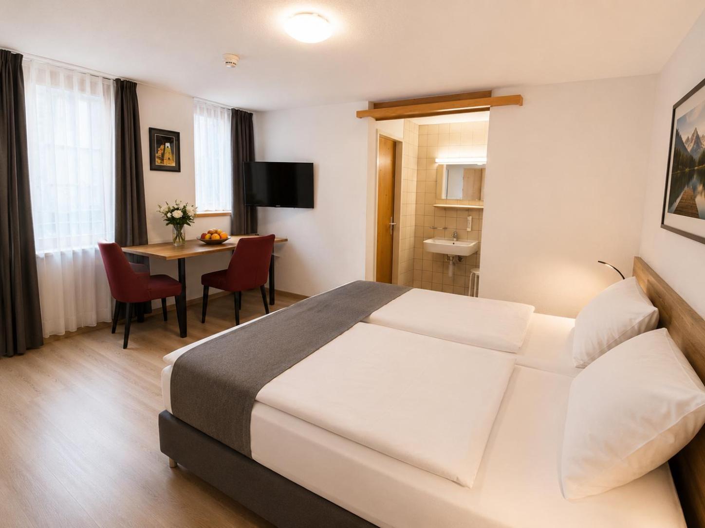 Double Room Quiet Courtyard