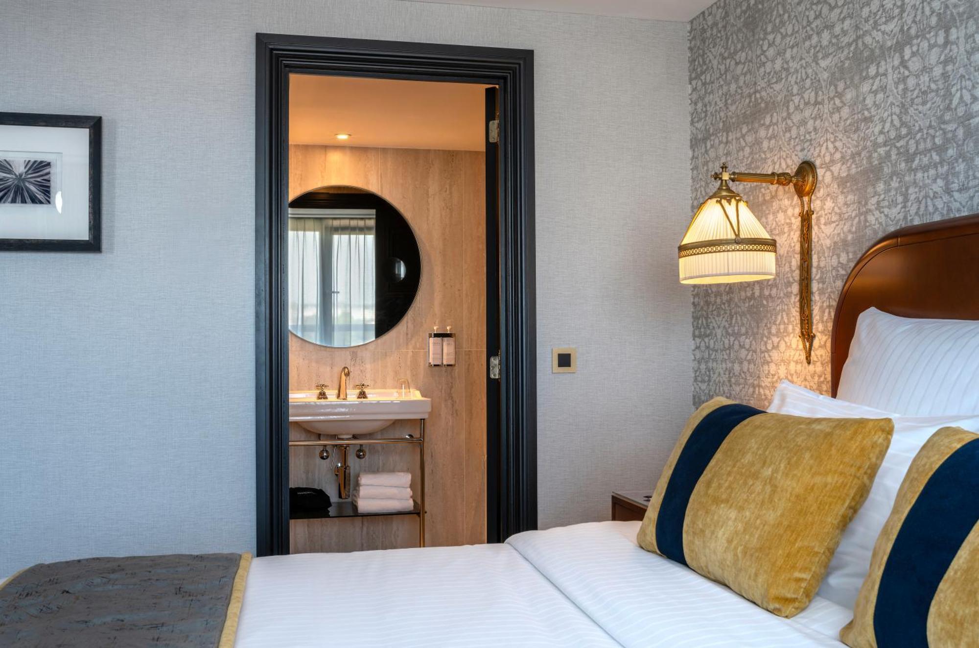 Executive Suite City View
