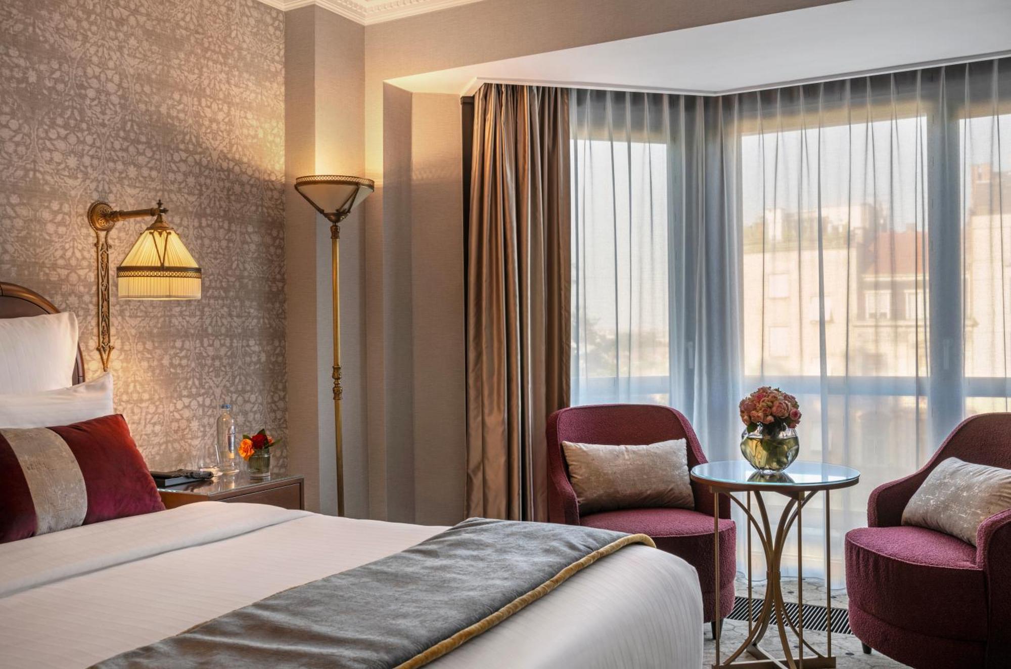 Deluxe King Room