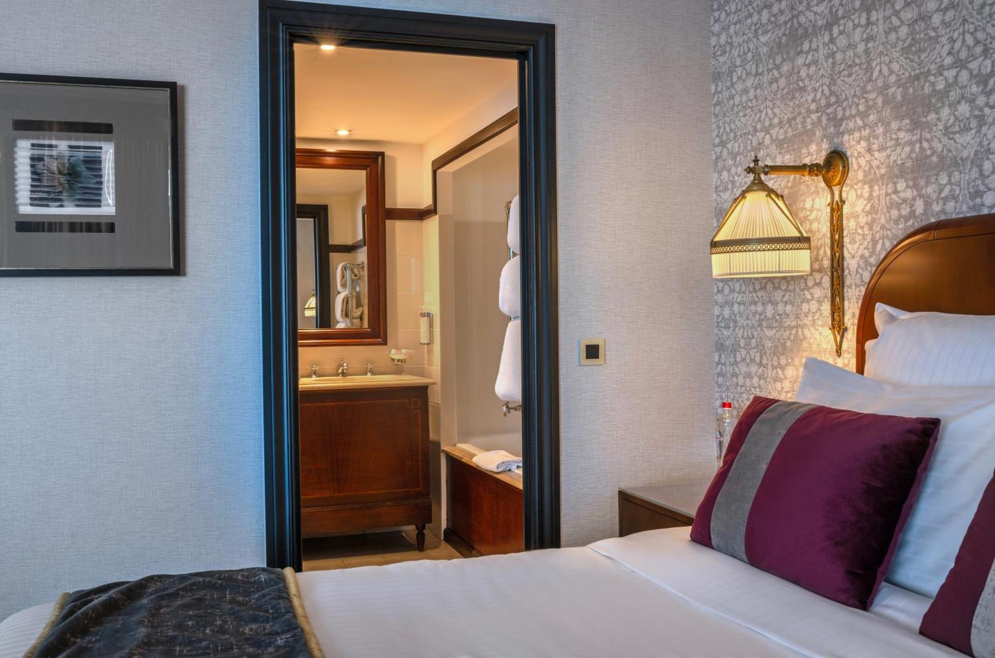 Junior Suite King Bed