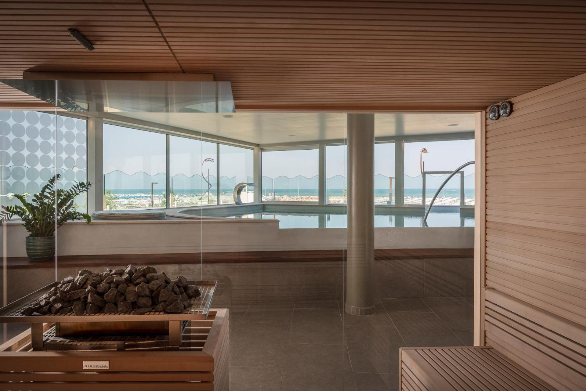 Single Room City View Spa Access