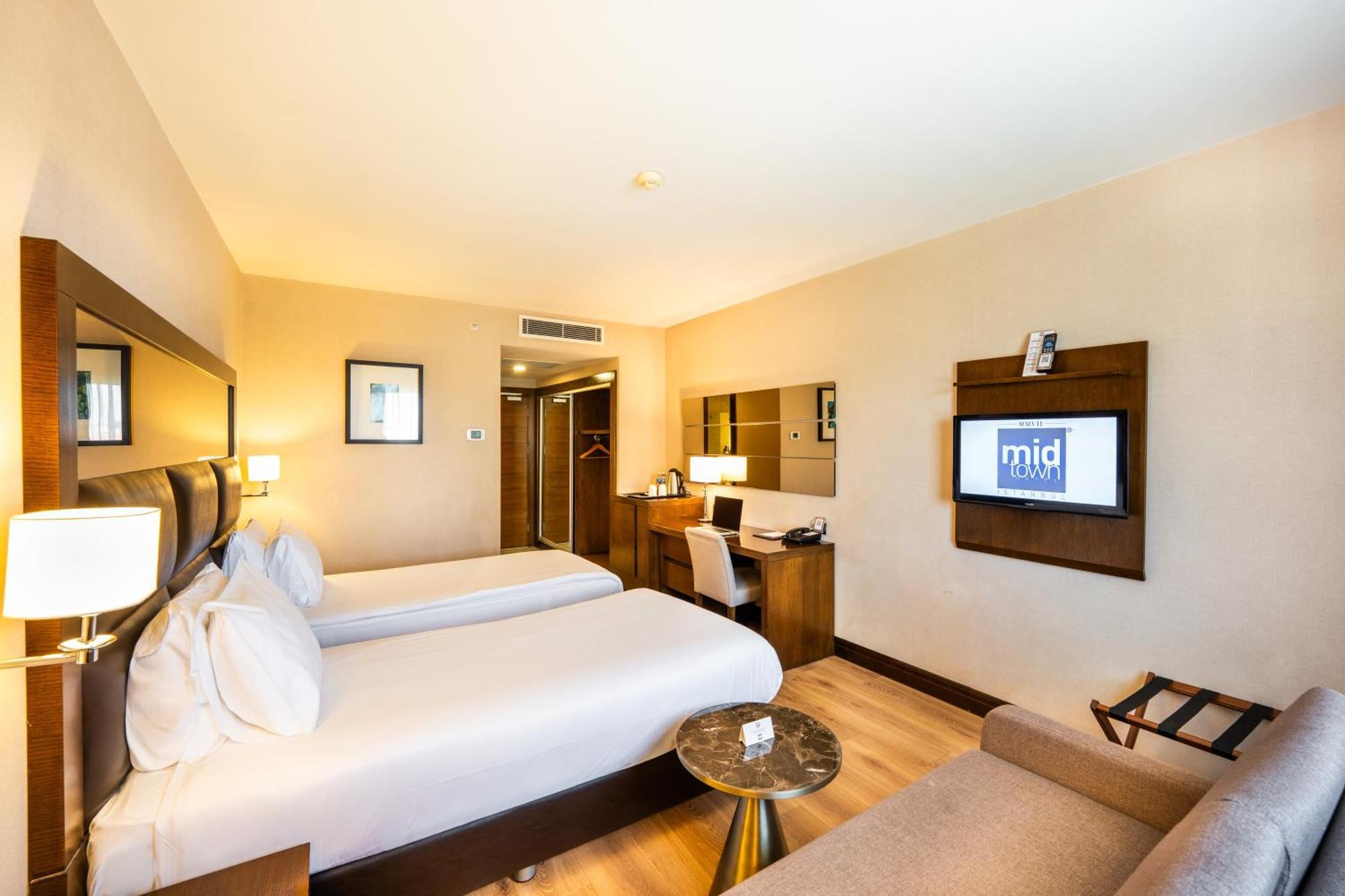Deluxe Family Room
