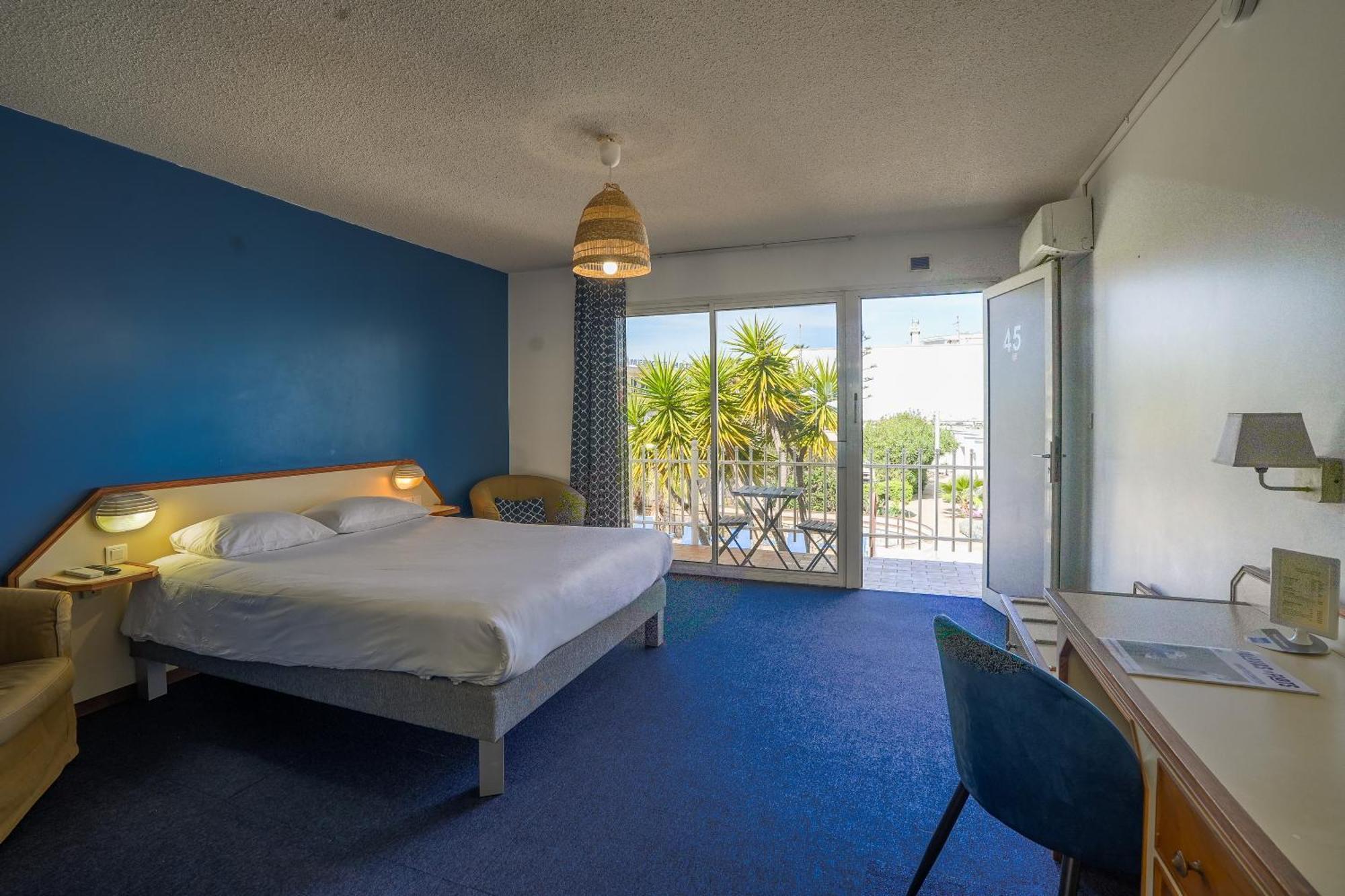 Junior Suite Pool View