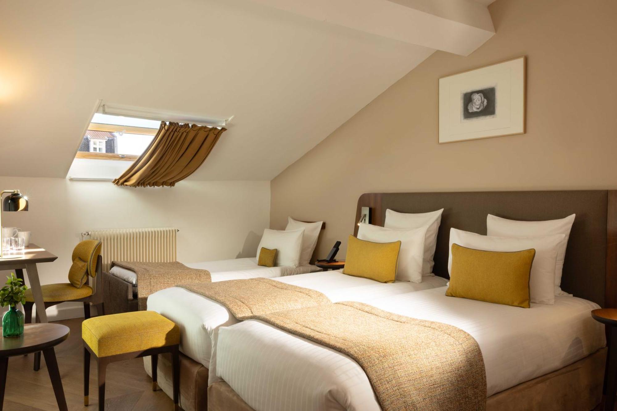 Two Rooms next to Each Other