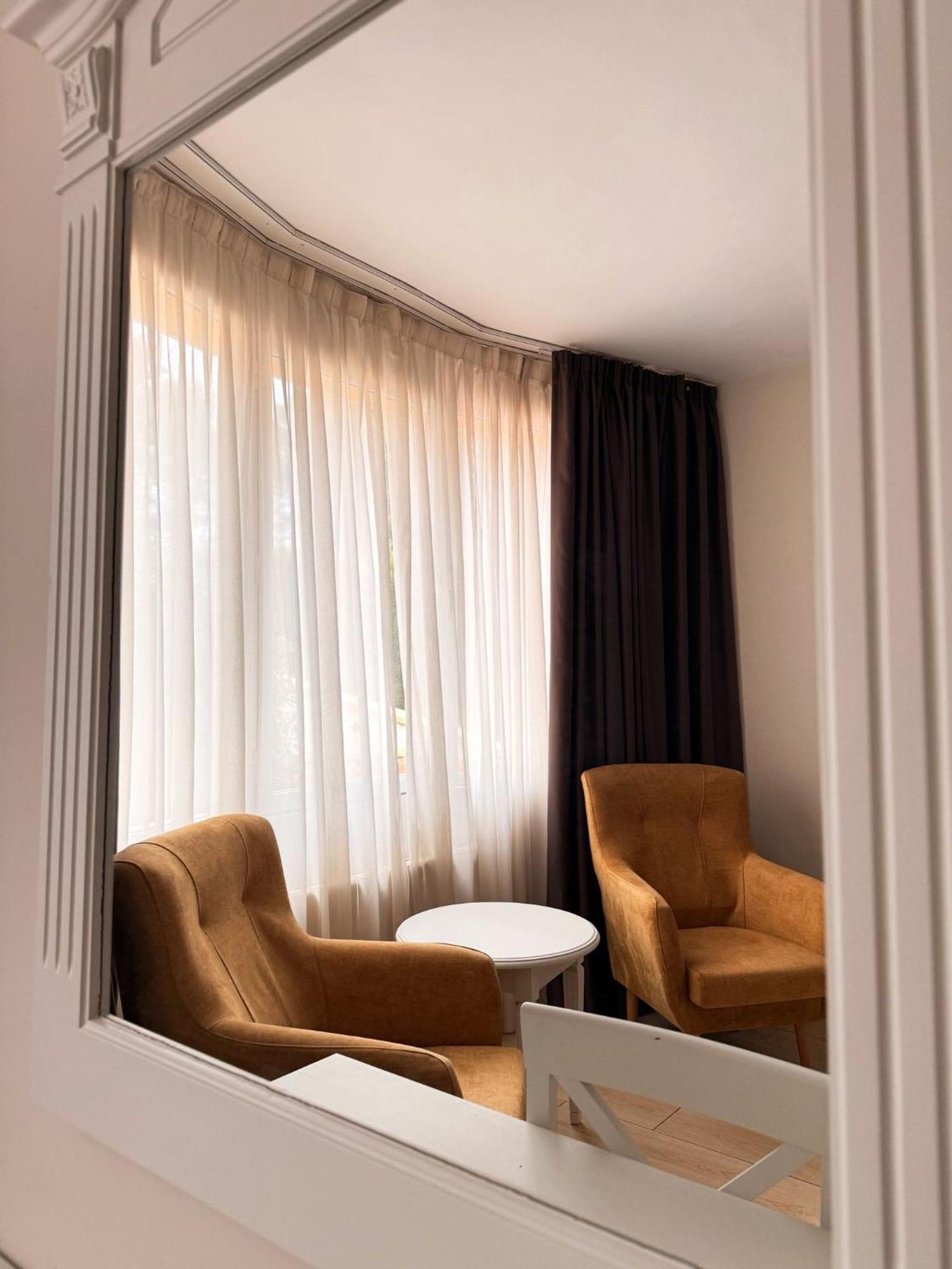 One-Bedroom Standard Apartment