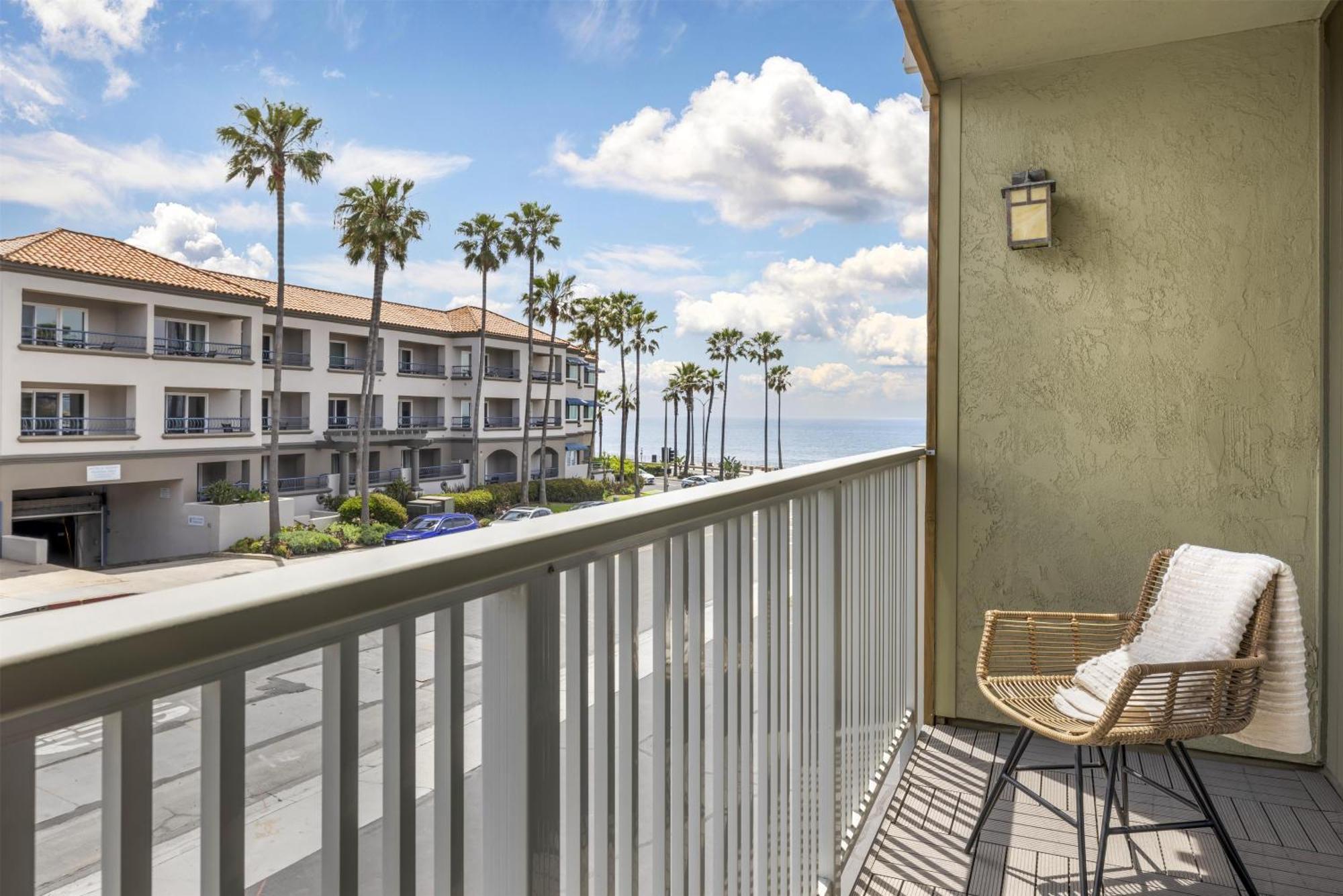 King Room Partial Ocean View Balcony Non-Smoking