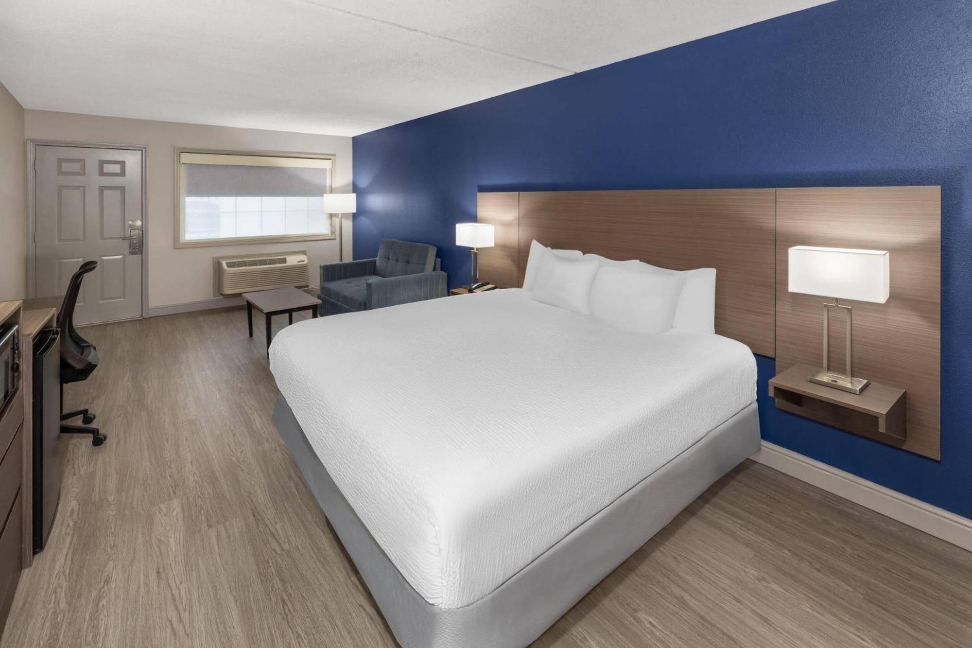 Deluxe King Room First Floor Non-Smoking