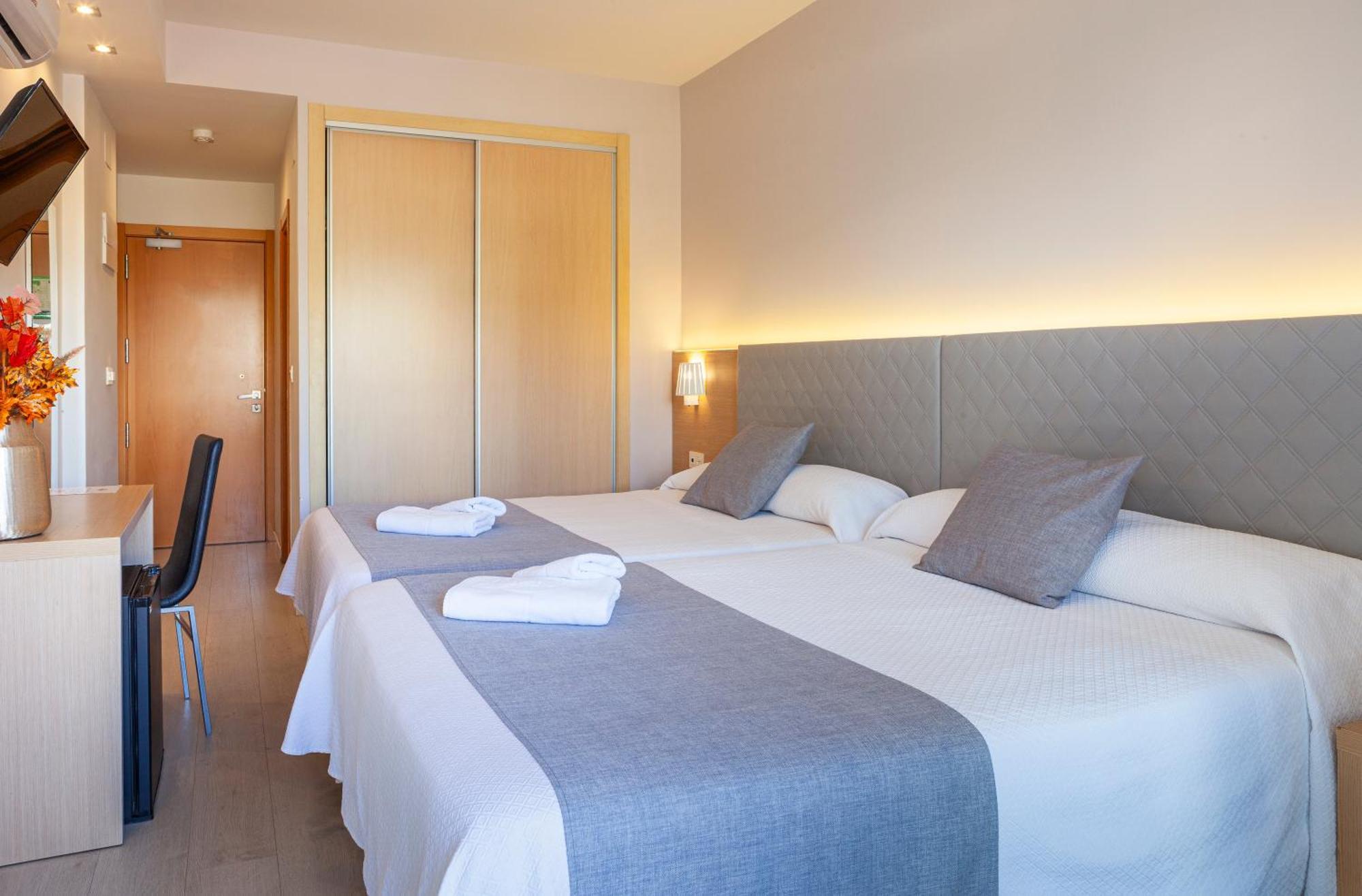 Deluxe Double or Twin Room Sea View