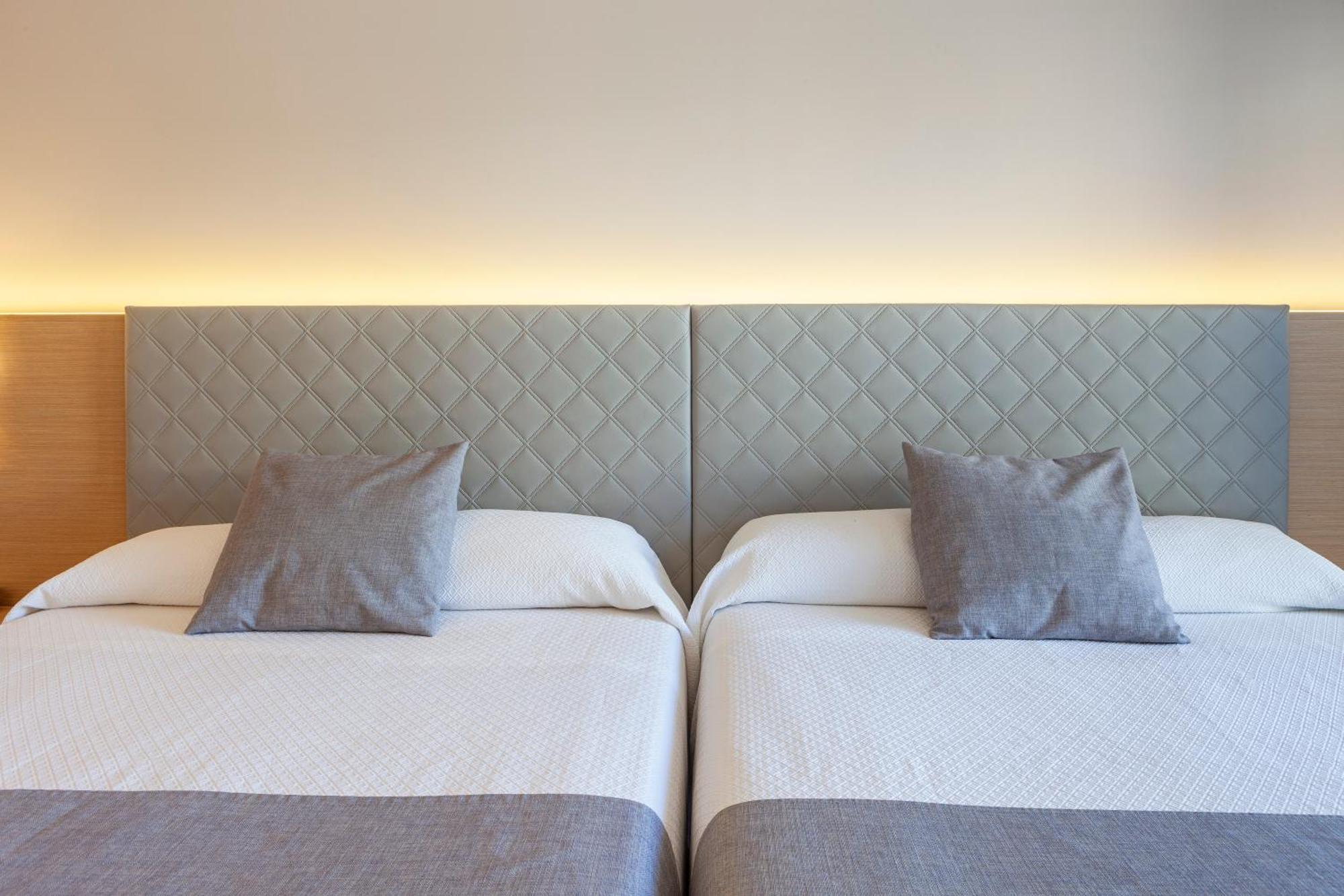 Deluxe Double or Twin Room Sea View