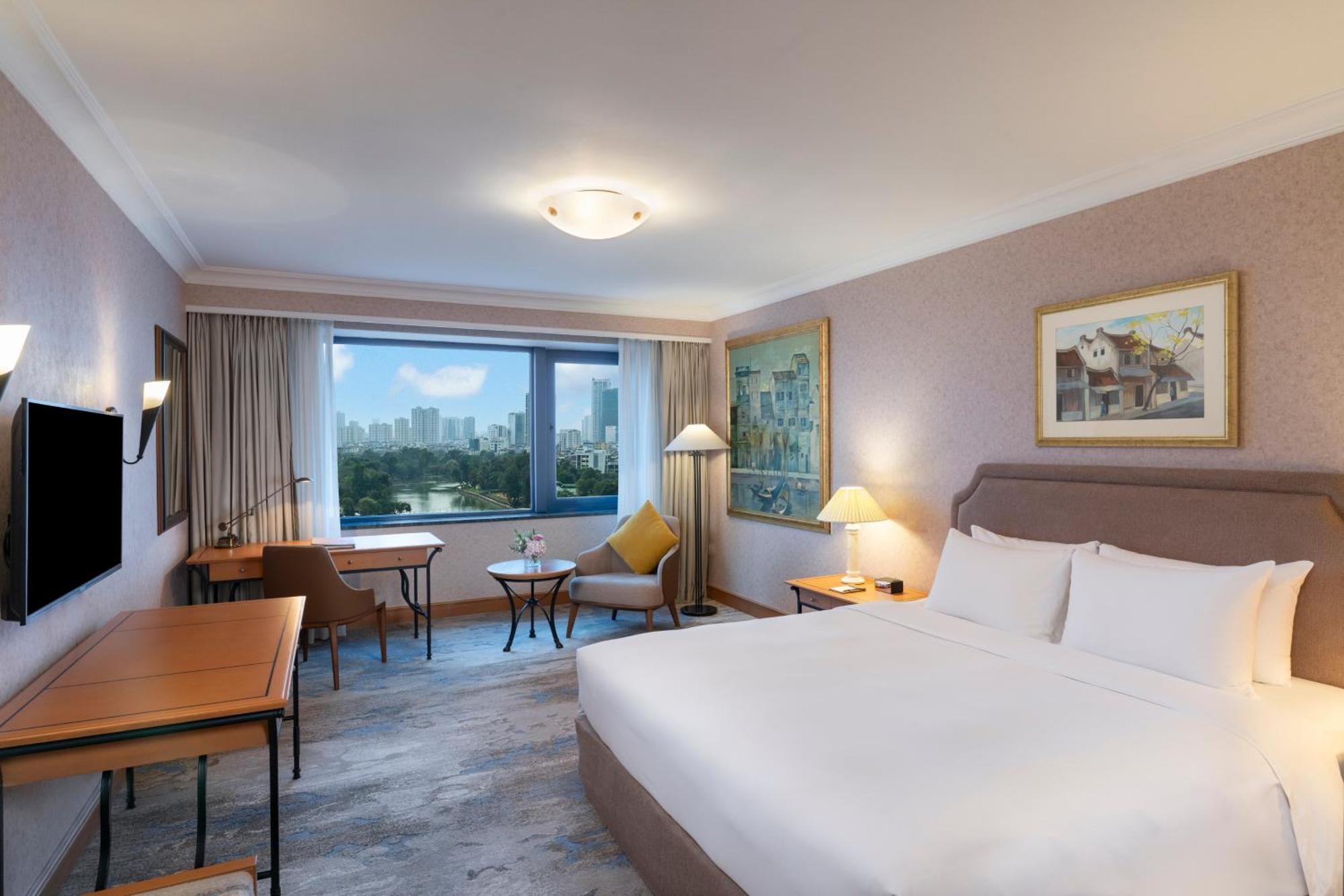 Club King Room
