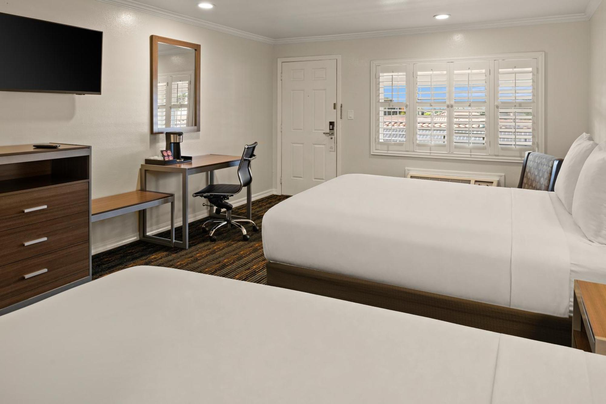 Queen Room Two Queen Beds