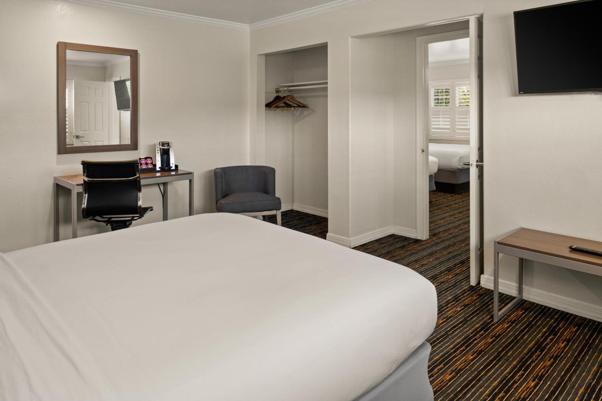 One-Bedroom Suite