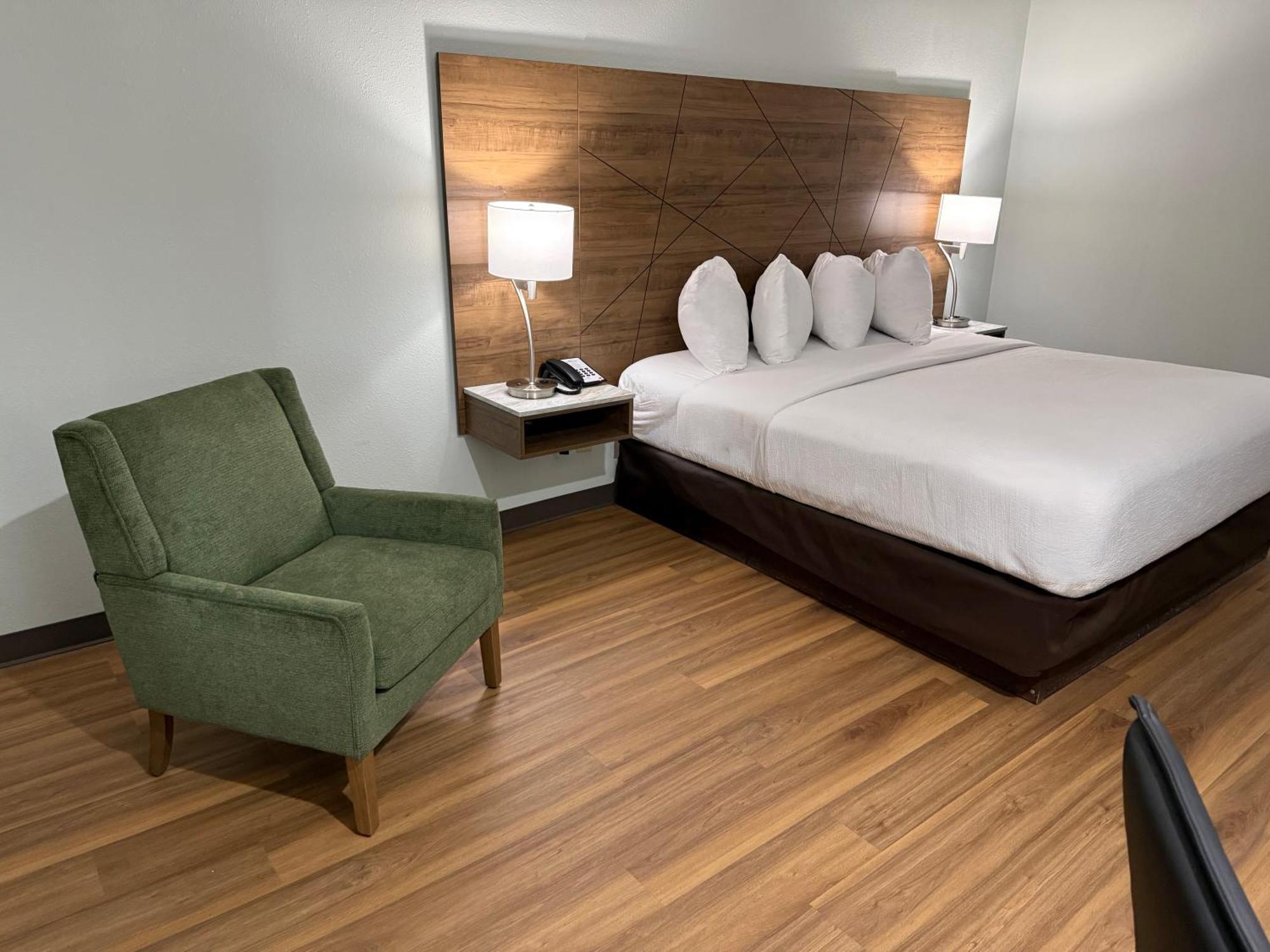 Deluxe King Room Jetted Tub Non-Smoking