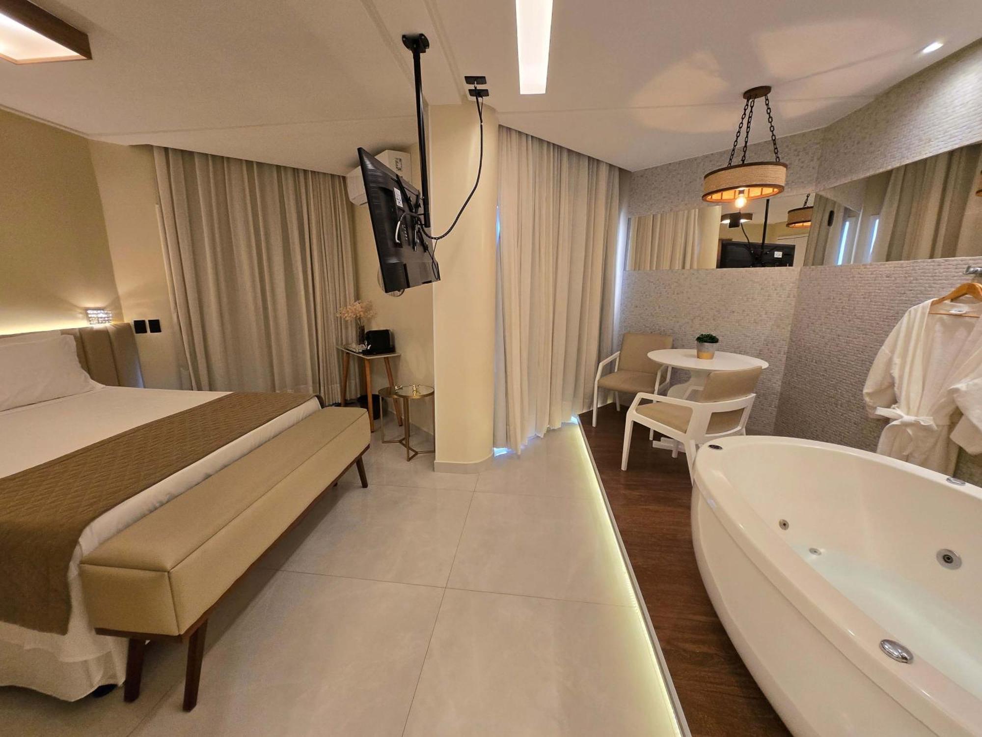 Suite Hot Tub