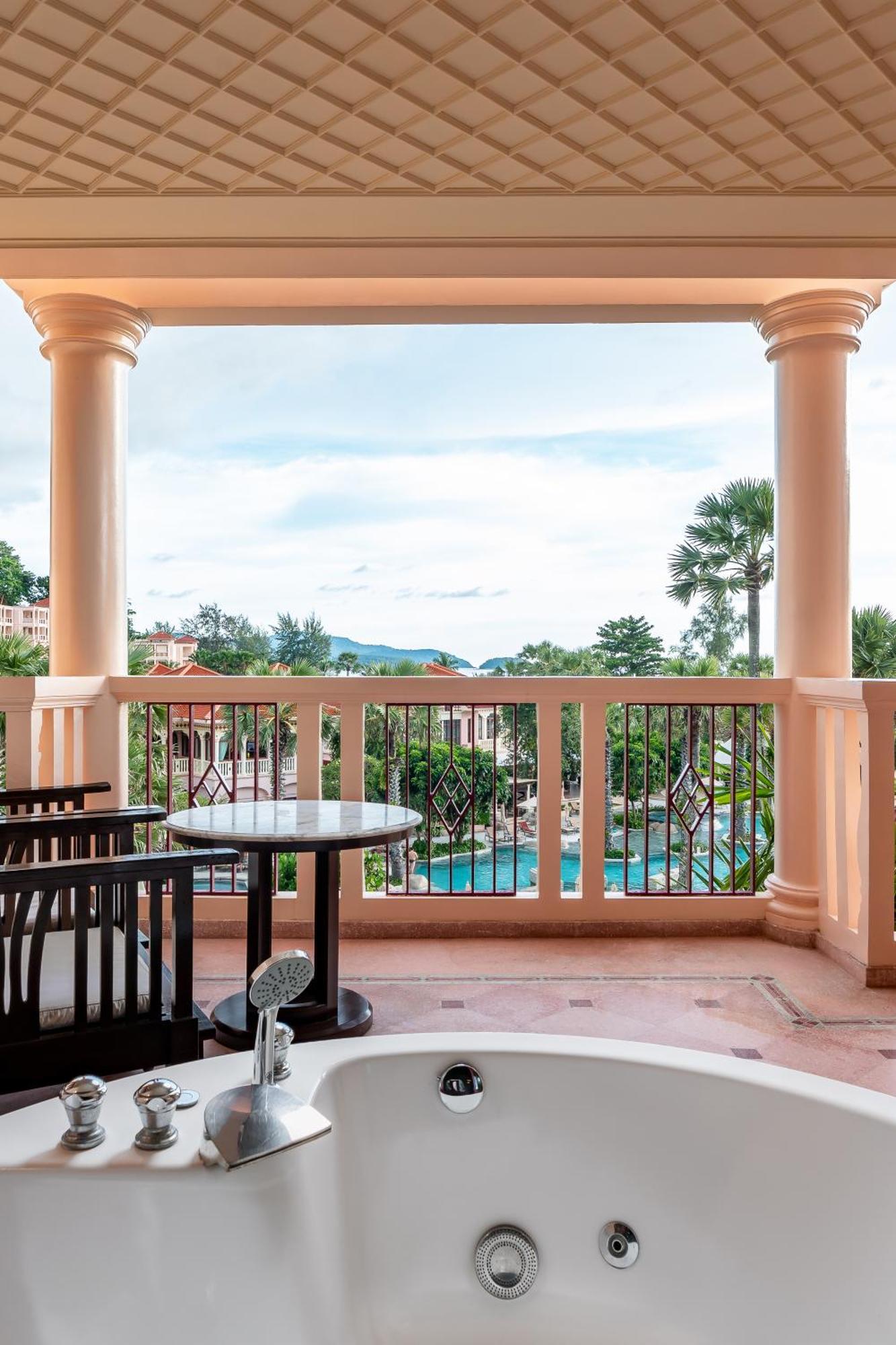 Deluxe Spa Bath King