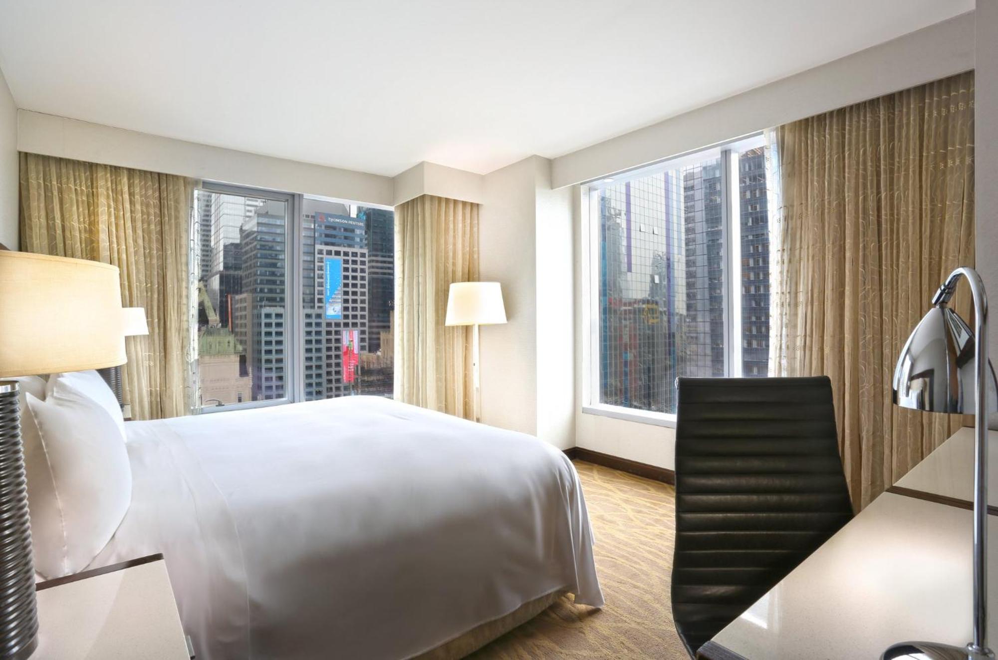 Premium Corner King Room