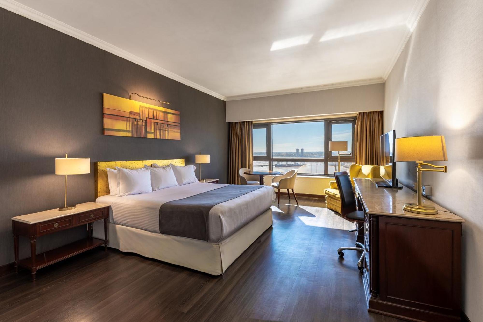 Premium King Room