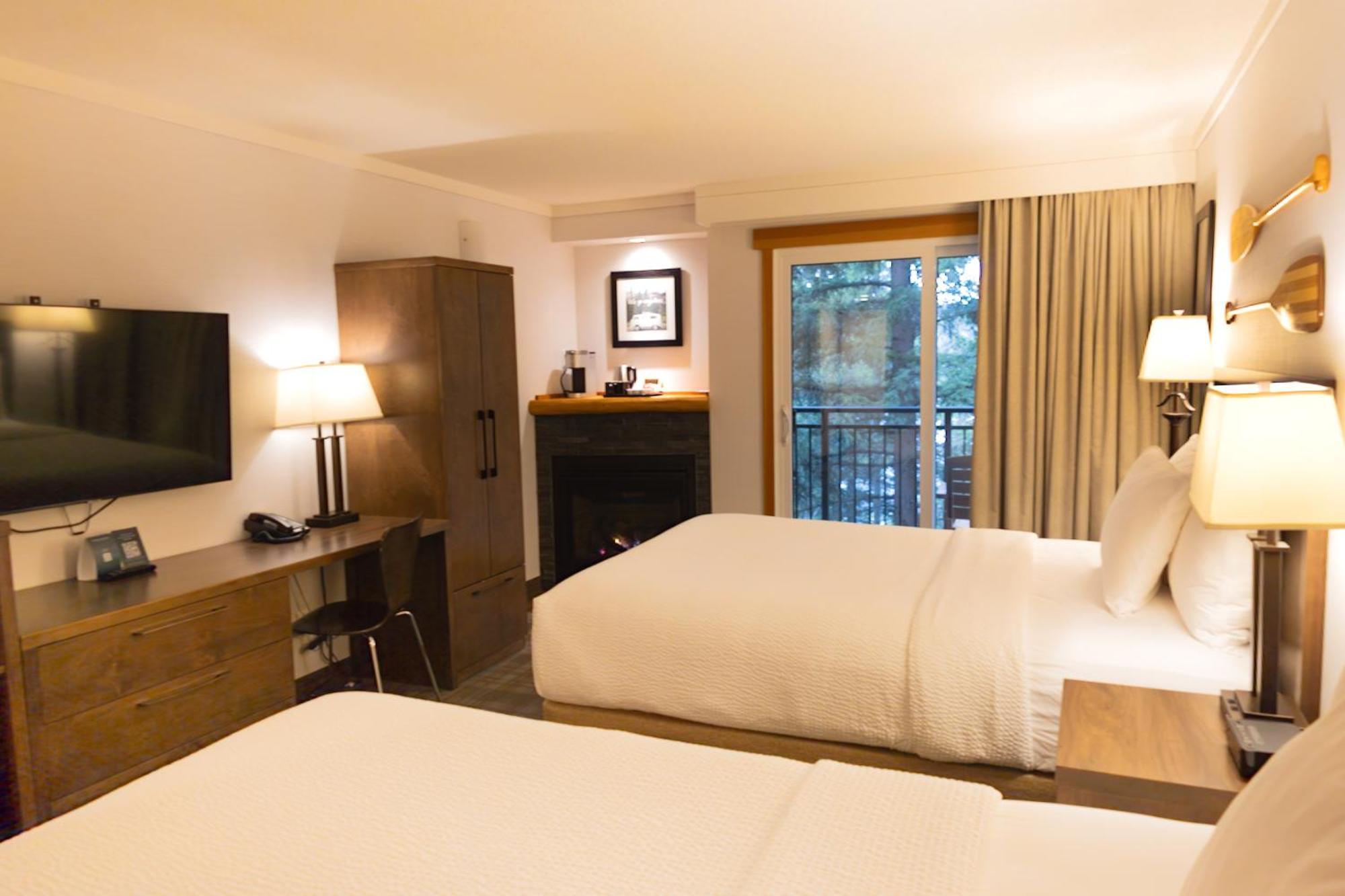 Pyramid Room Two Queen beds