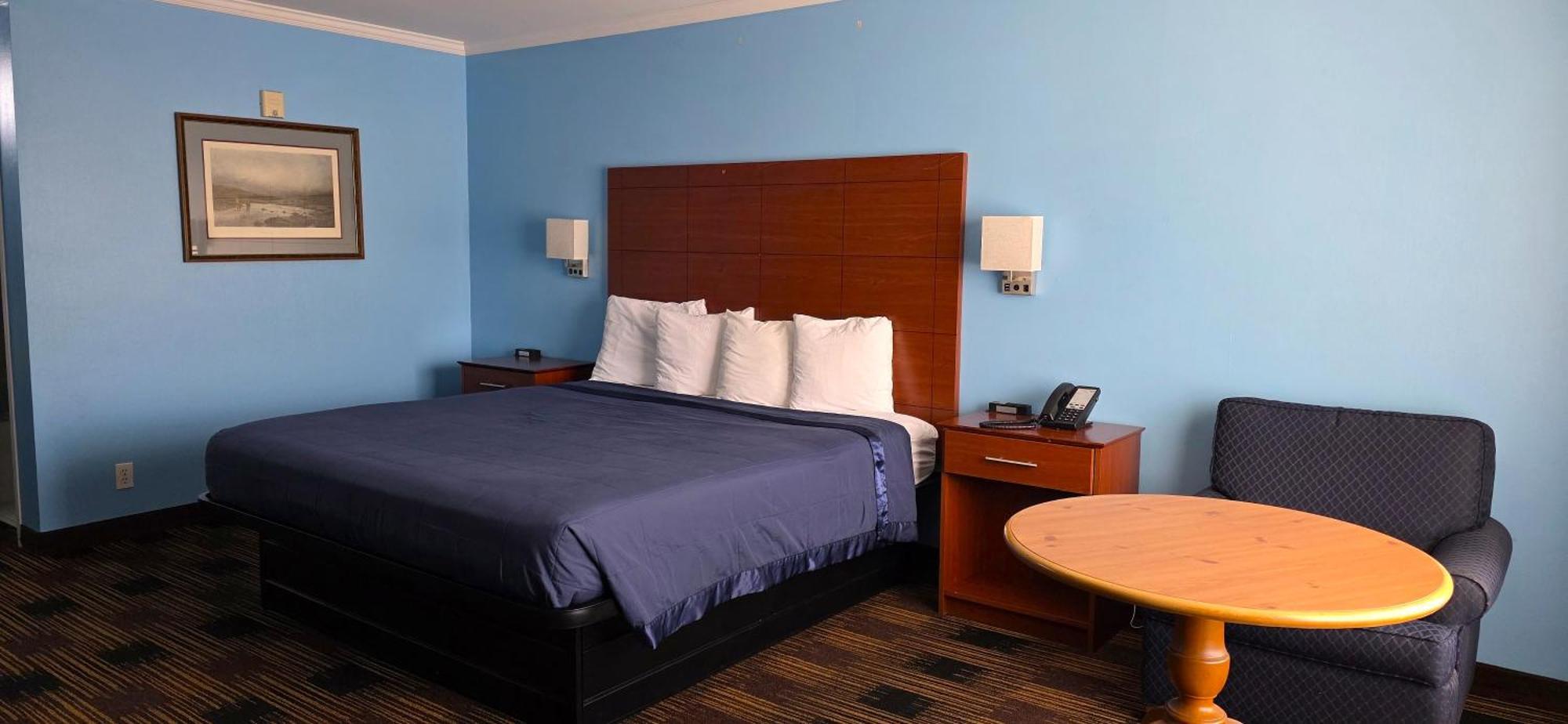 Luxury King Room